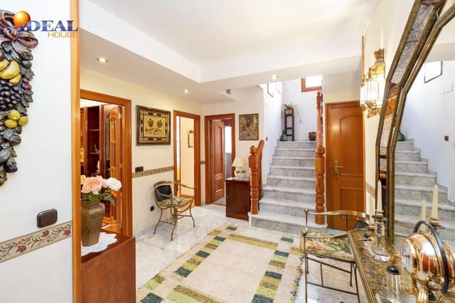 6 soverom Villa til salgs i Cervantes, Granada by med svømmebasseng - € 745 000 (Ref: 9433936)