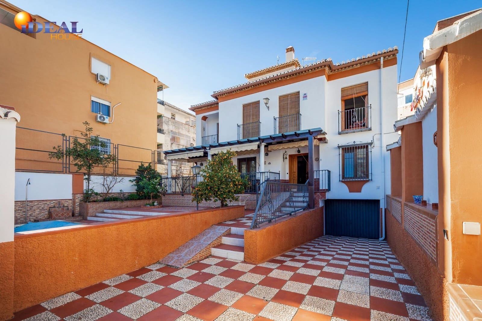 6 soverom Villa til salgs i Granada by med svømmebasseng - € 745 000 (Ref: 9433936)