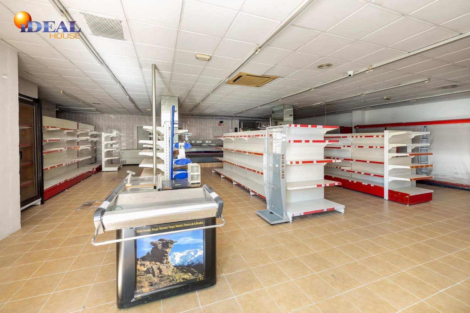 Kommersiell till salu i Gojar med garage - 259 000 € (Ref: 9433937)