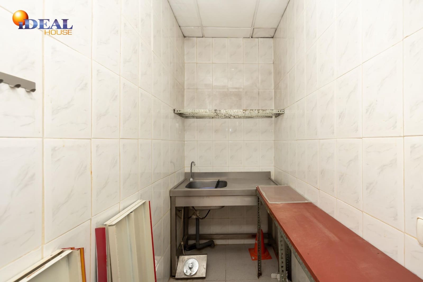 Kommersiell till salu i Gojar med garage - 259 000 € (Ref: 9433937)