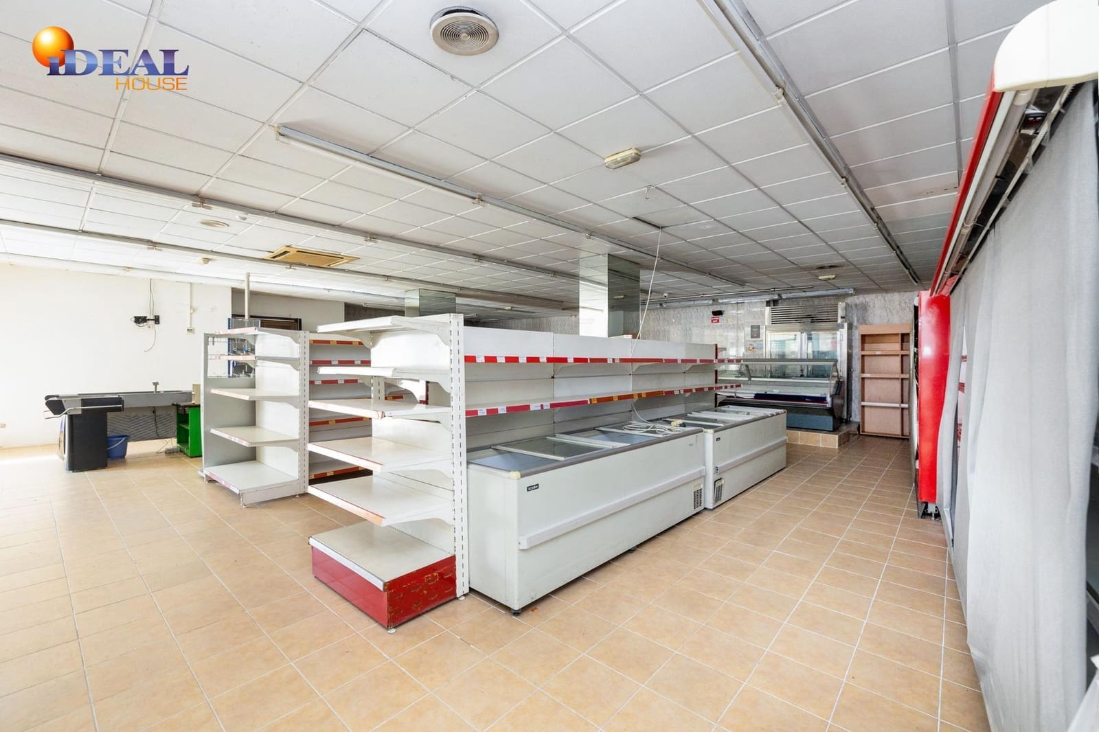 Kommersiell till salu i Gojar med garage - 259 000 € (Ref: 9433937)