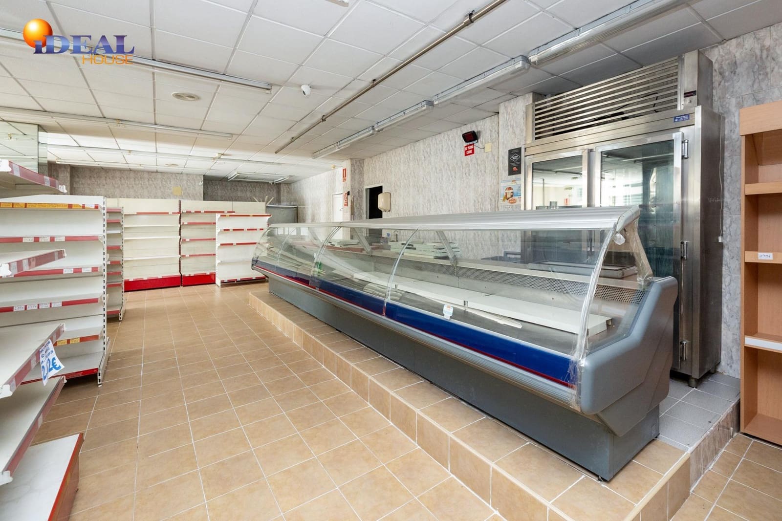 Kommersiell till salu i Gojar med garage - 259 000 € (Ref: 9433937)