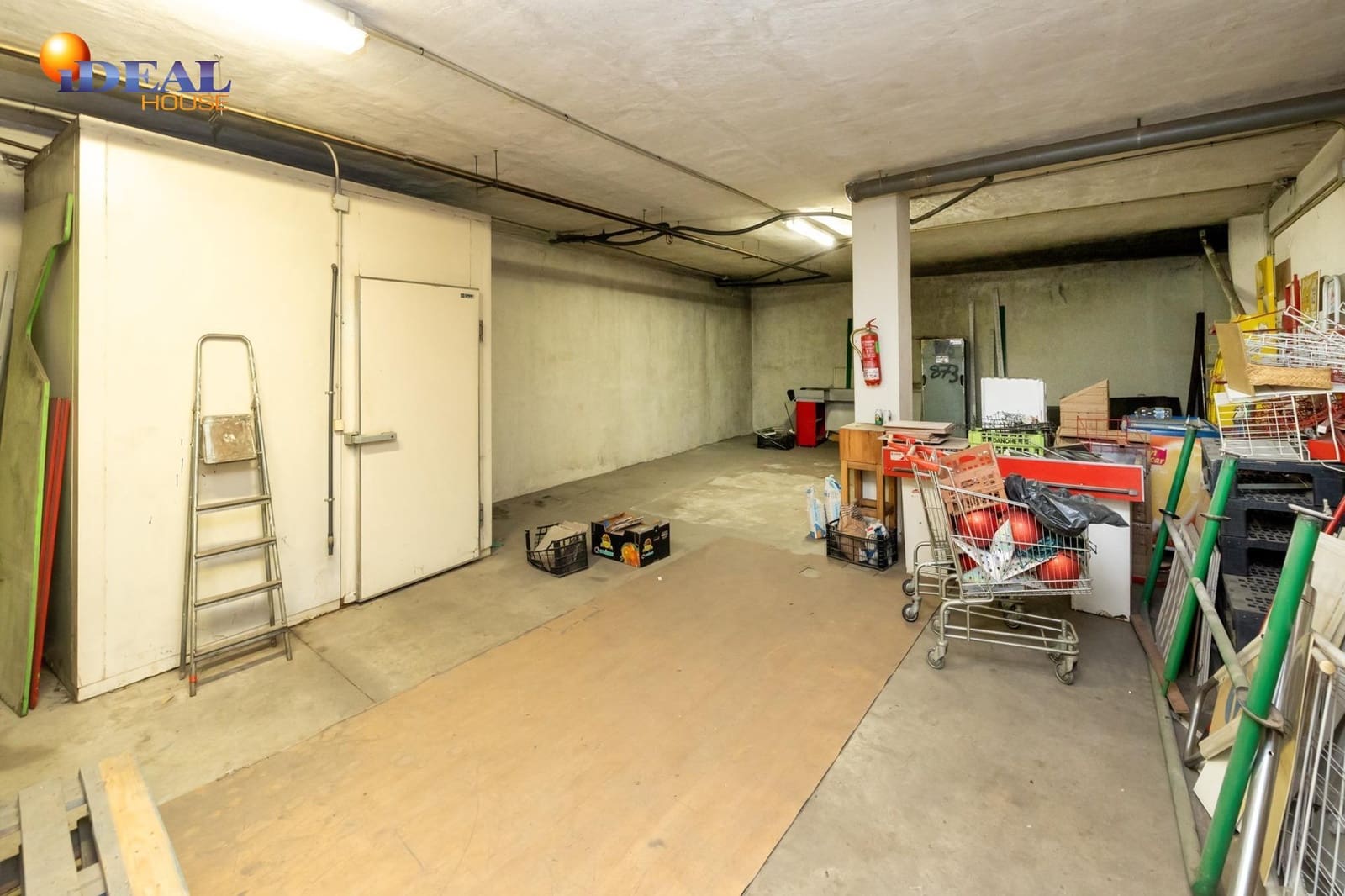 Kommersiell till salu i Gojar med garage - 259 000 € (Ref: 9433937)