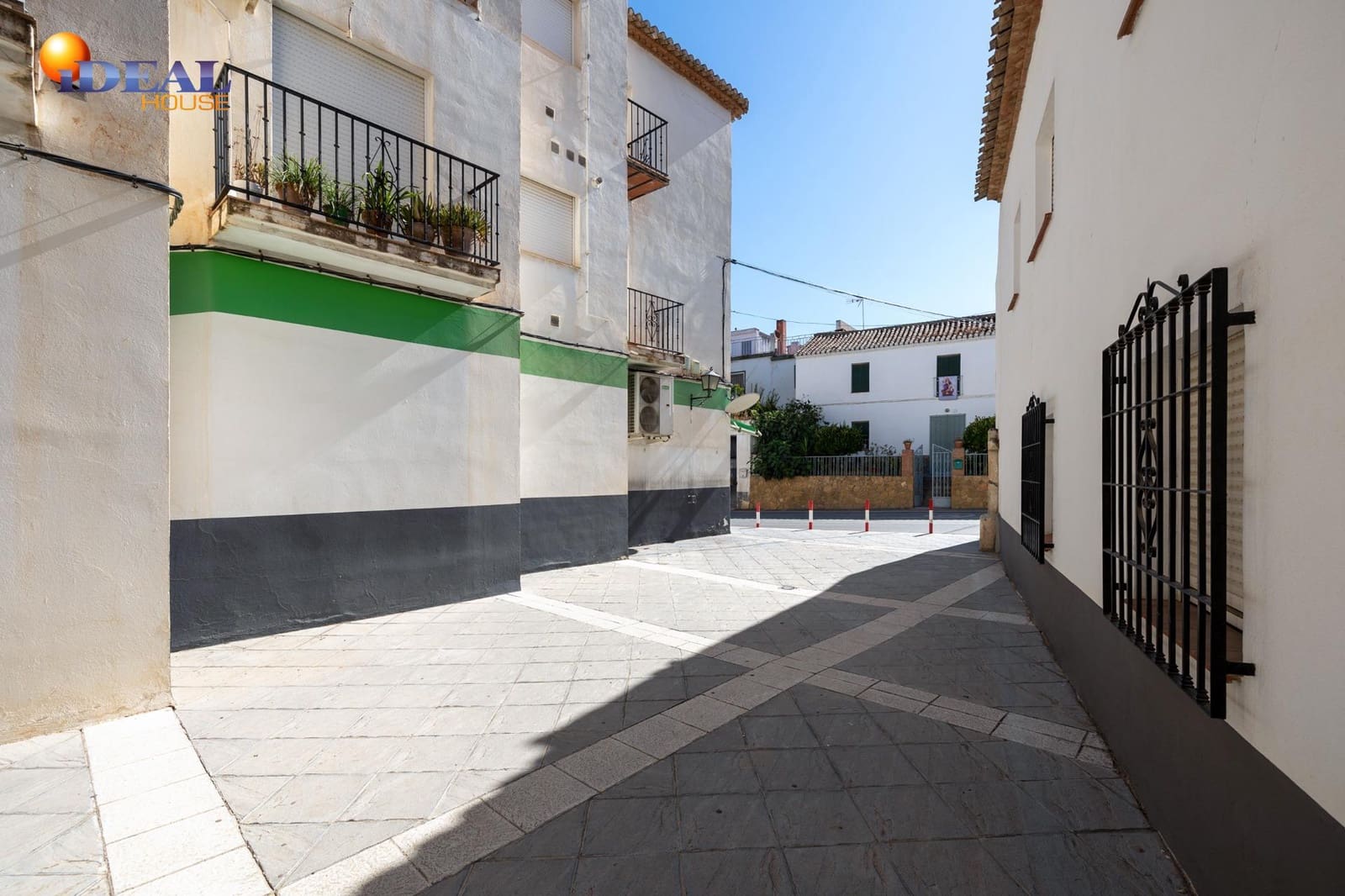 Kommersiell till salu i Gojar med garage - 259 000 € (Ref: 9433937)