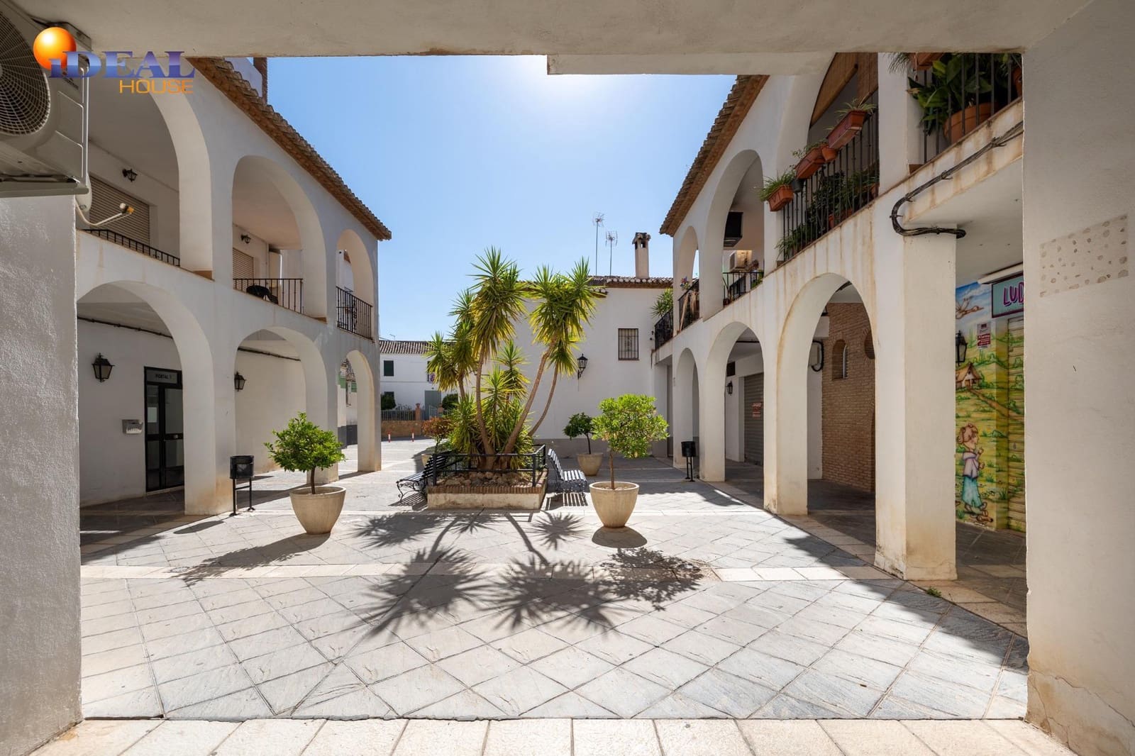 Kommersiell till salu i Gojar med garage - 259 000 € (Ref: 9433937)