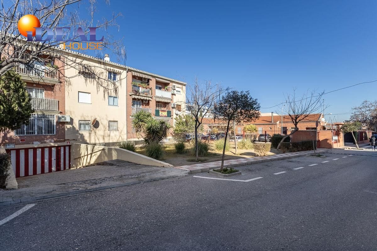 Garaje en Armilla en venta - 33.000 € (Ref: 9433940)