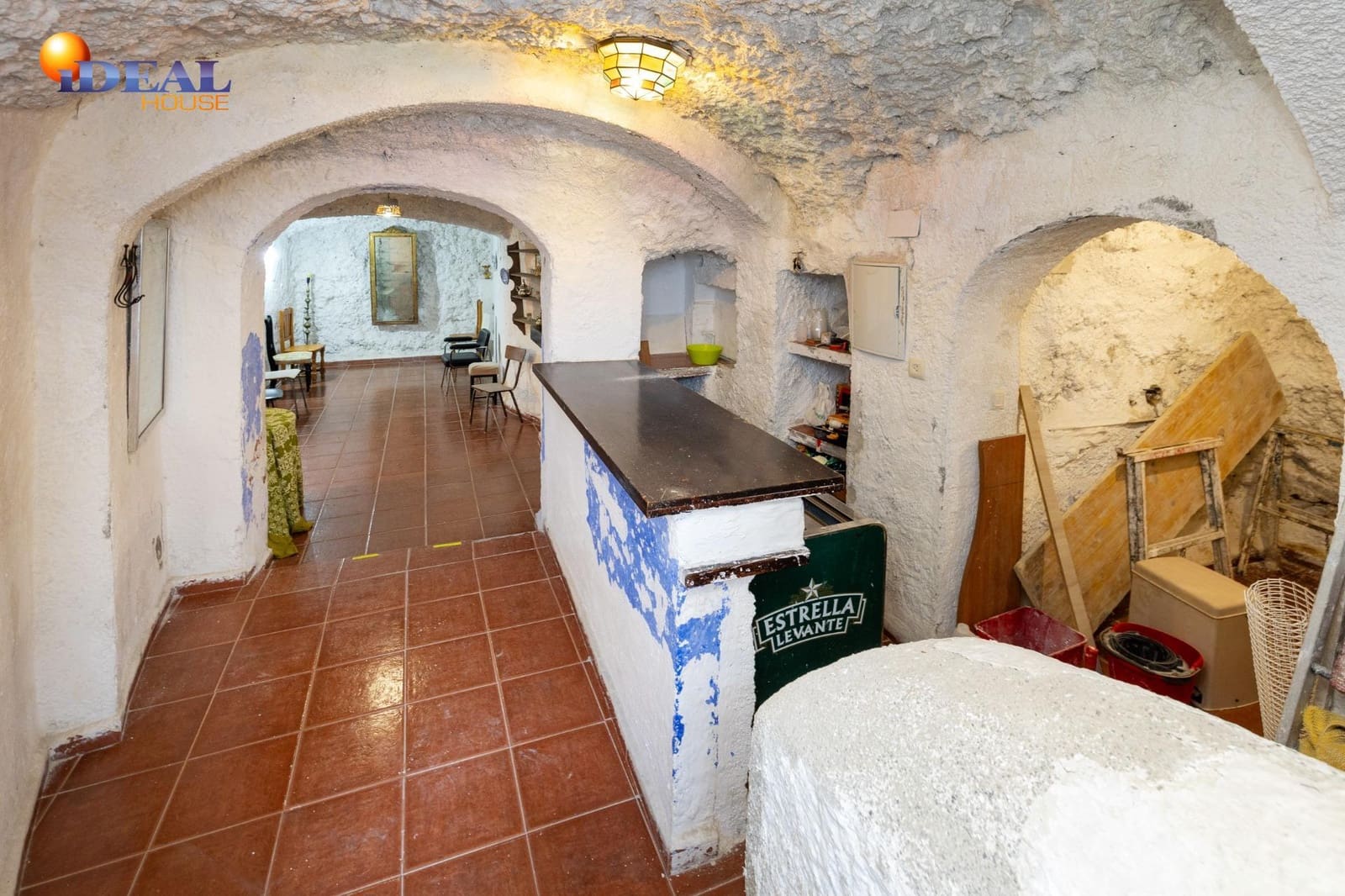 Grottehus til salgs i Granada by - € 119 000 (Ref: 9433943)