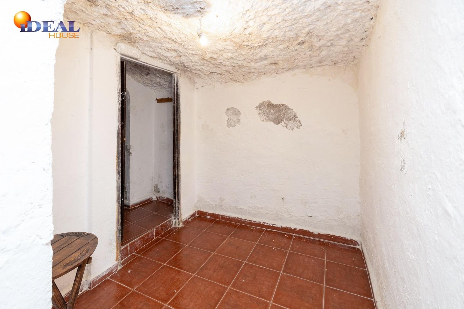 Grottehus til salgs i Granada by - € 119 000 (Ref: 9433943)