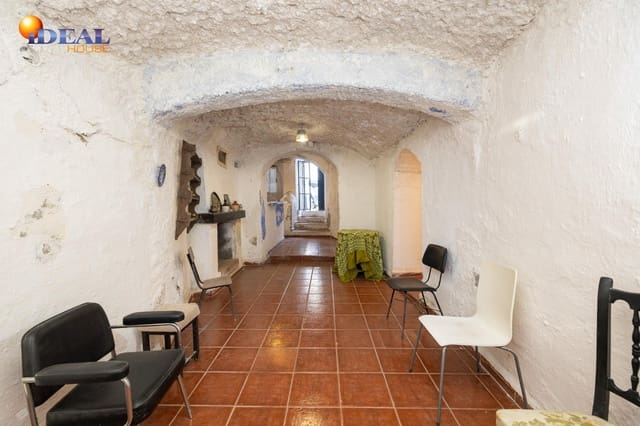 Grottehus til salgs i Granada by - € 119 000 (Ref: 9433943)