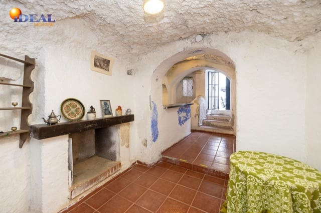 Grottehus til salgs i Granada by - € 119 000 (Ref: 9433943)
