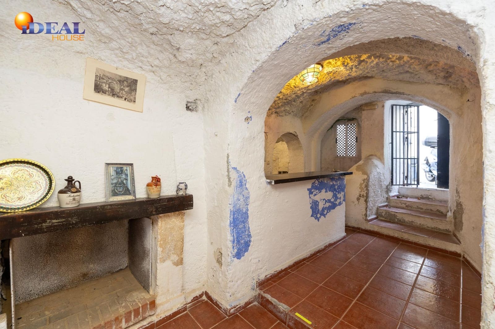Grottehus til salgs i Granada by - € 119 000 (Ref: 9433943)