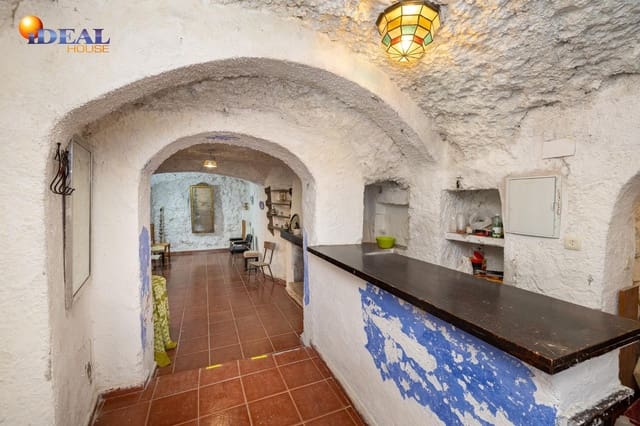 Grottehus til salgs i Granada by - € 119 000 (Ref: 9433943)