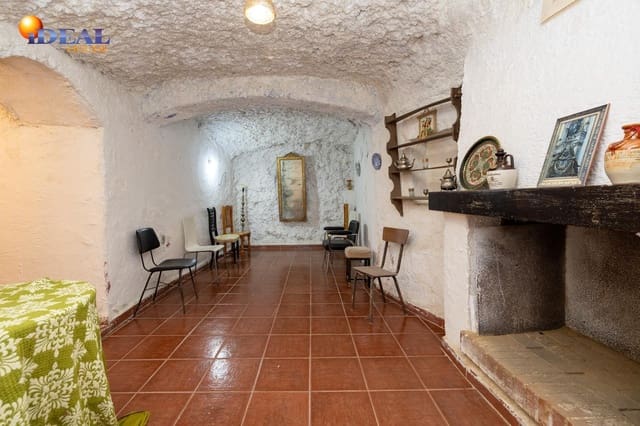 Grottehus til salgs i Granada by - € 119 000 (Ref: 9433943)