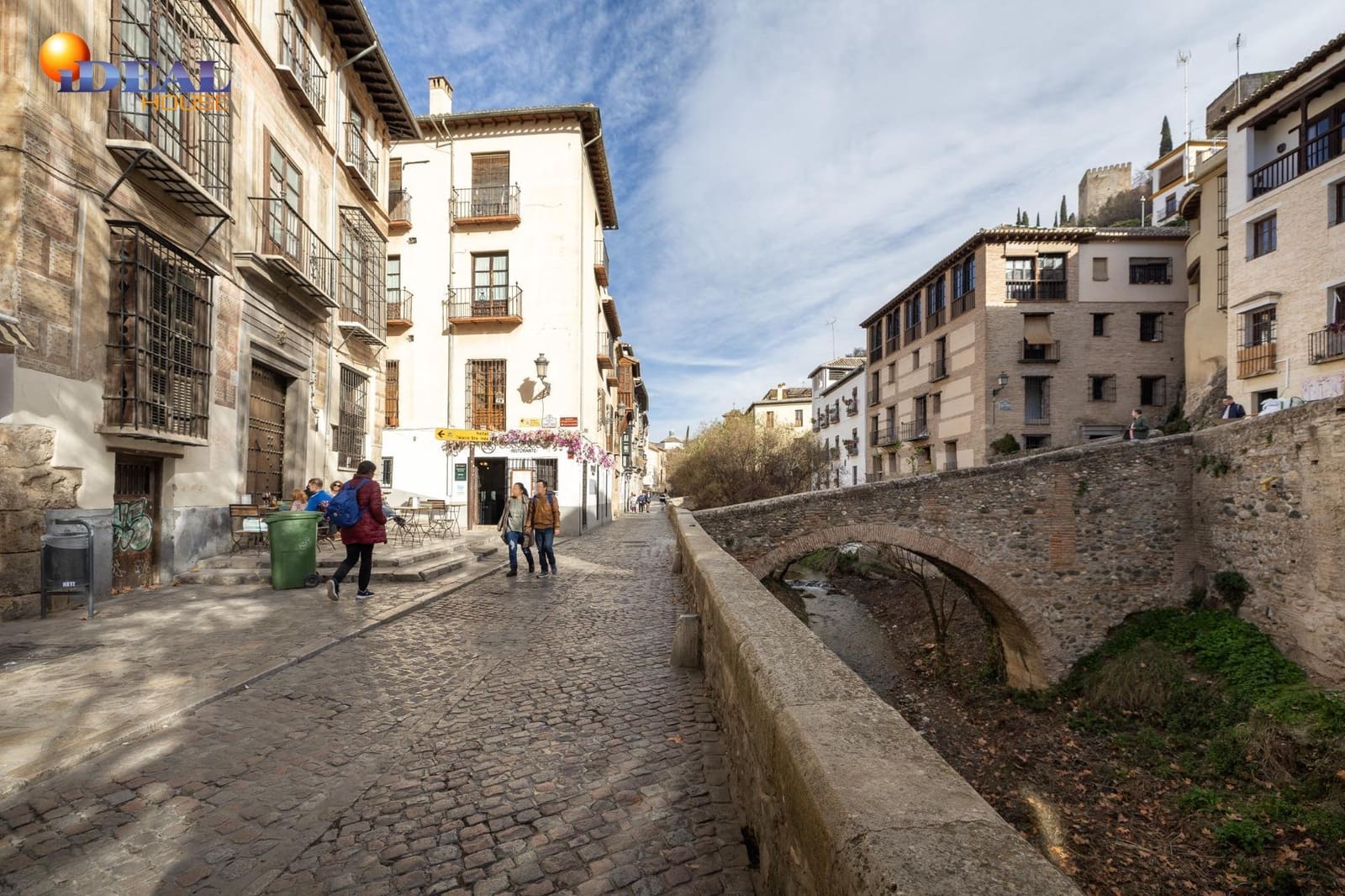 Grottehus til salgs i Granada by - € 119 000 (Ref: 9433943)