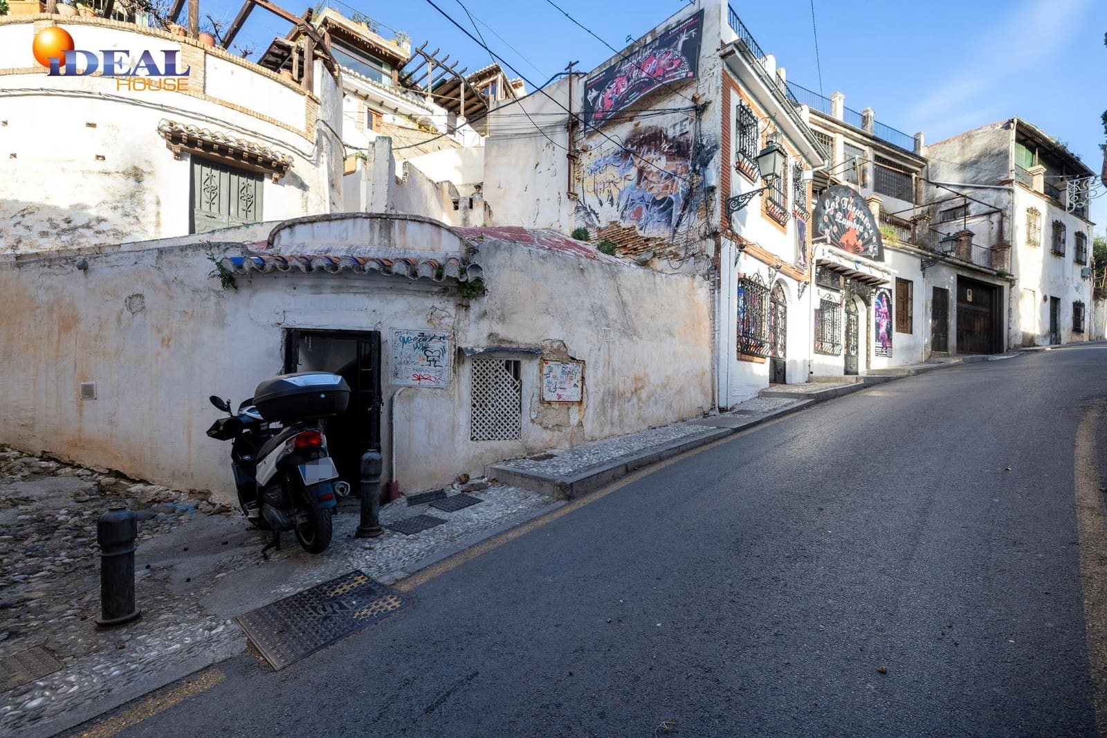 Grottehus til salgs i Granada by - € 119 000 (Ref: 9433943)