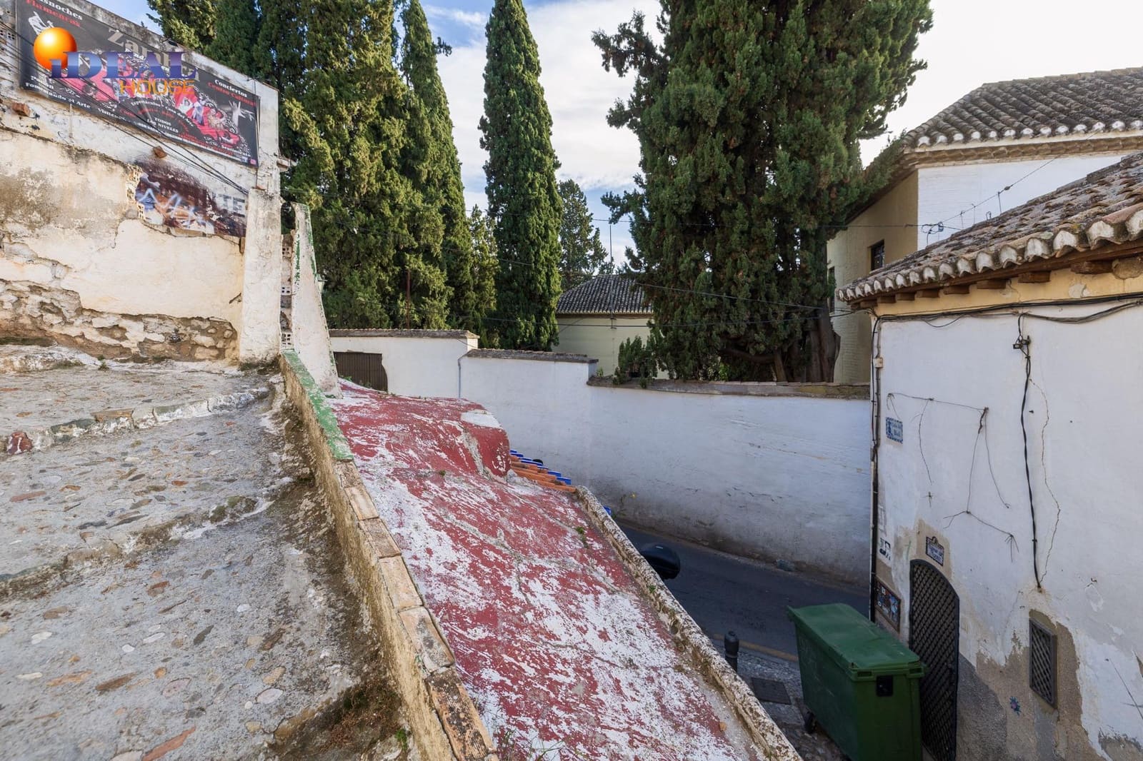 Grottehus til salgs i Granada by - € 119 000 (Ref: 9433943)