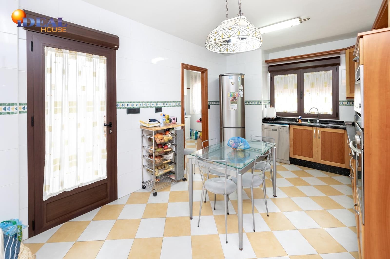 4 soverom Villa til salgs i Las Gabias med svømmebasseng garasje - € 465 000 (Ref: 9433944)