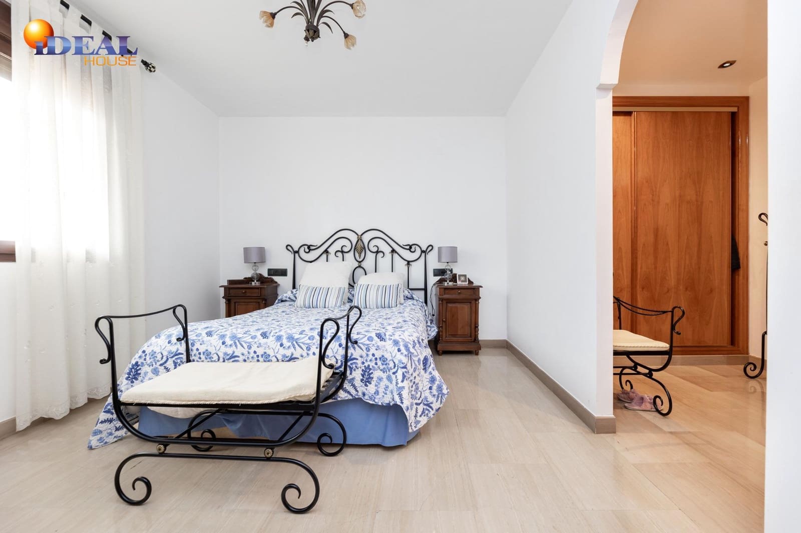 4 soverom Villa til salgs i Las Gabias med svømmebasseng garasje - € 465 000 (Ref: 9433944)