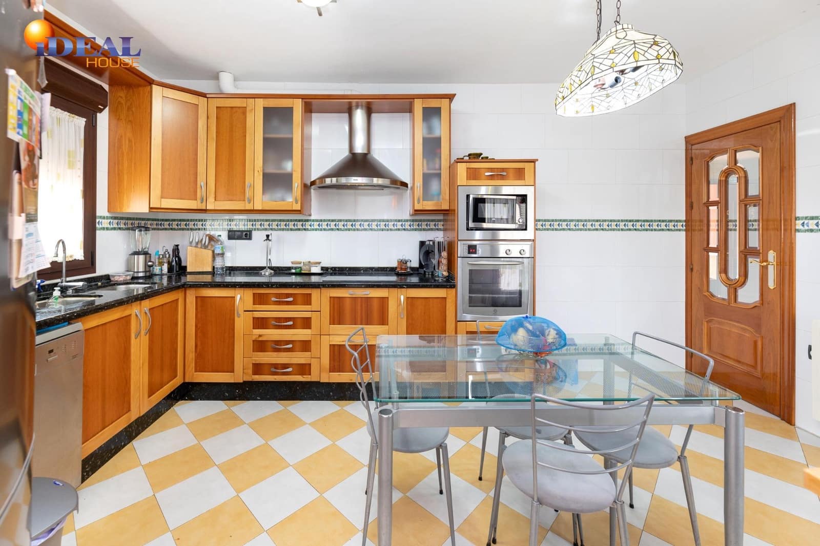 4 soverom Villa til salgs i Las Gabias med svømmebasseng garasje - € 465 000 (Ref: 9433944)