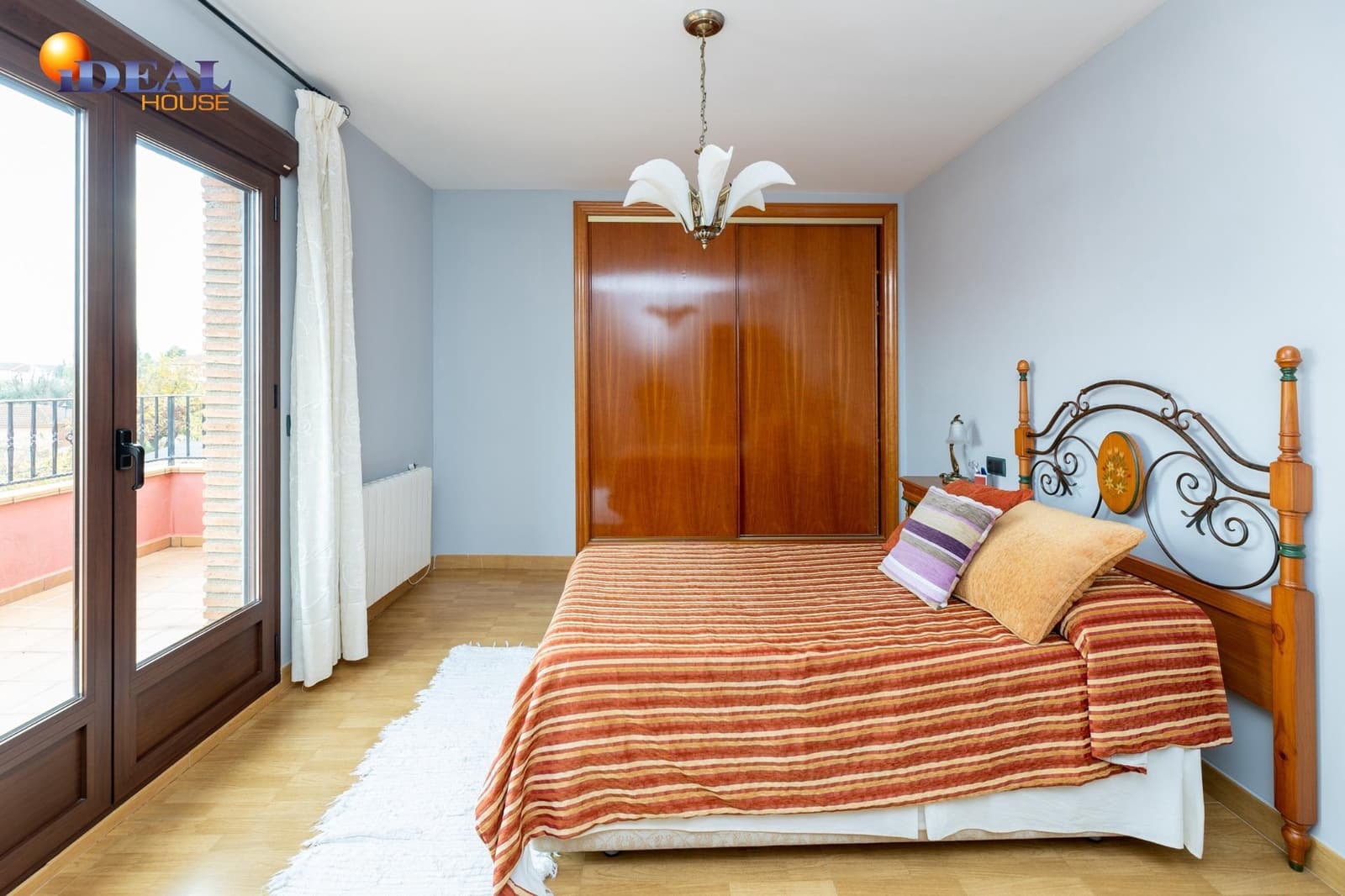 4 soverom Villa til salgs i Las Gabias med svømmebasseng garasje - € 465 000 (Ref: 9433944)