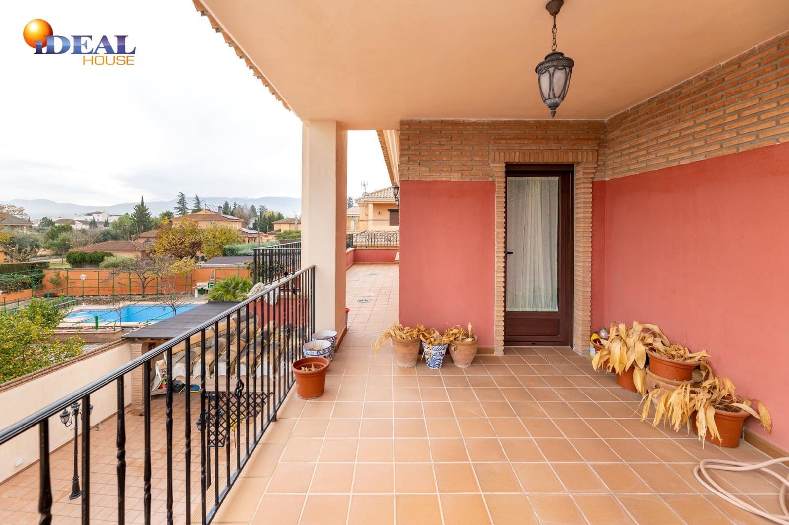 4 soverom Villa til salgs i Las Gabias med svømmebasseng garasje - € 465 000 (Ref: 9433944)