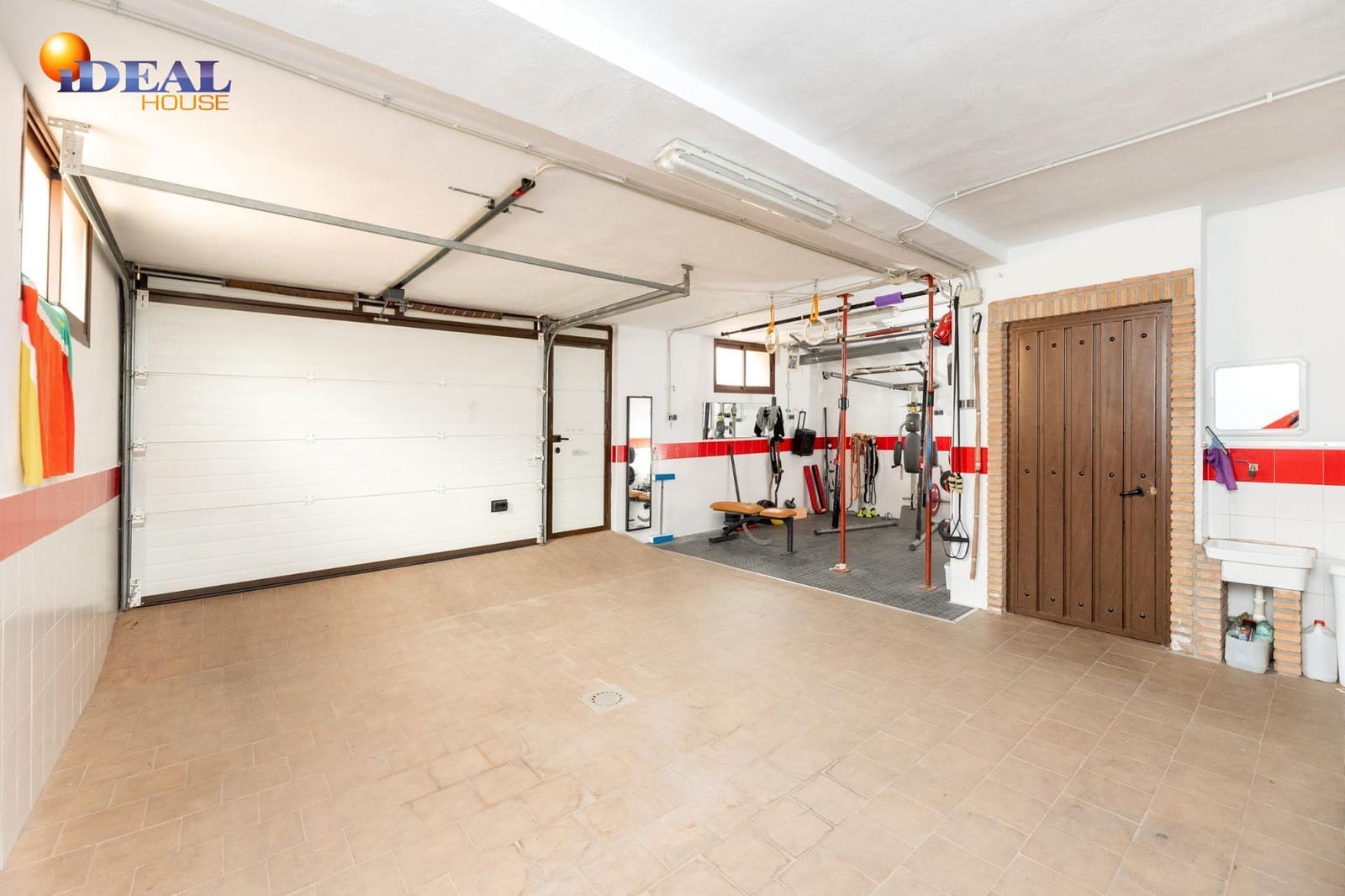 4 soverom Villa til salgs i Las Gabias med svømmebasseng garasje - € 465 000 (Ref: 9433944)