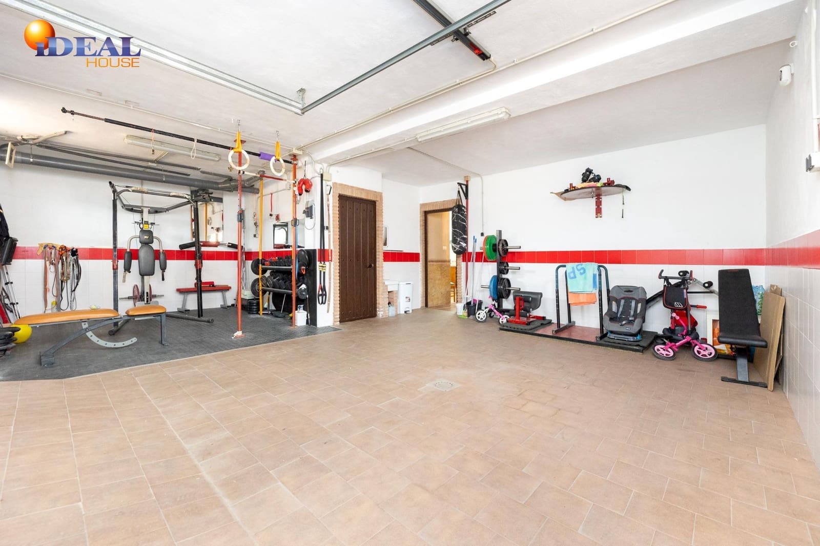 4 soverom Villa til salgs i Las Gabias med svømmebasseng garasje - € 465 000 (Ref: 9433944)