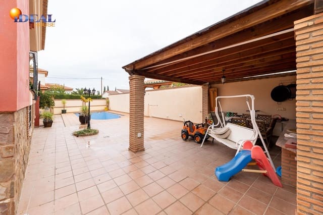 4 soverom Villa til salgs i Las Gabias med svømmebasseng garasje - € 465 000 (Ref: 9433944)