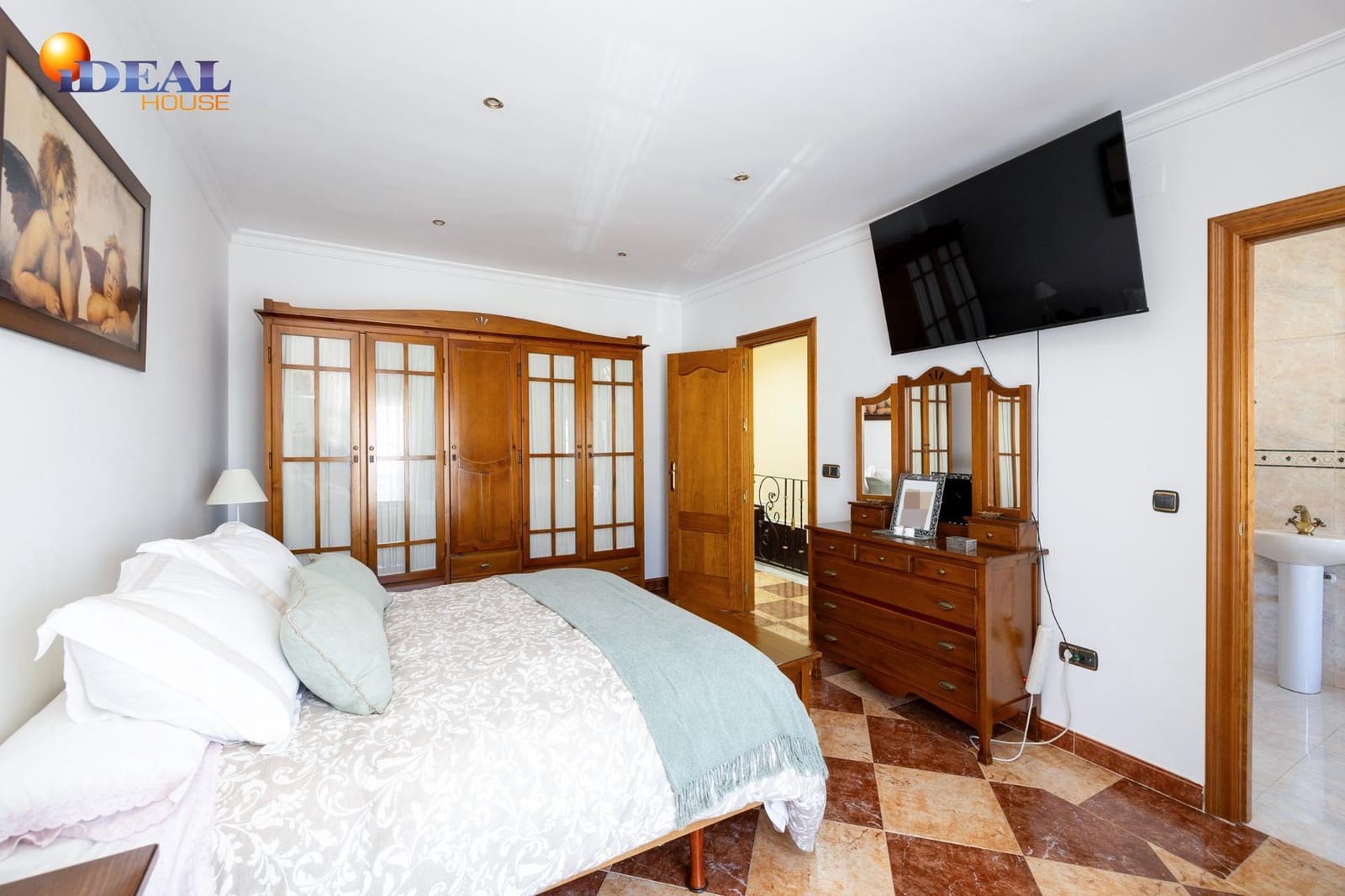 3 bedroom Terraced Villa for sale in Huetor Vega with garage - € 329,000 (Ref: 9433946)