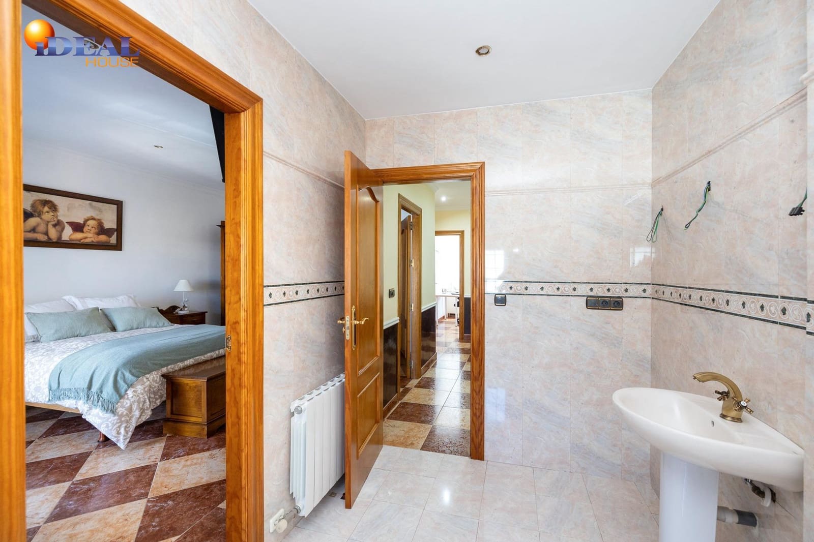 3 bedroom Terraced Villa for sale in Huetor Vega with garage - € 329,000 (Ref: 9433946)