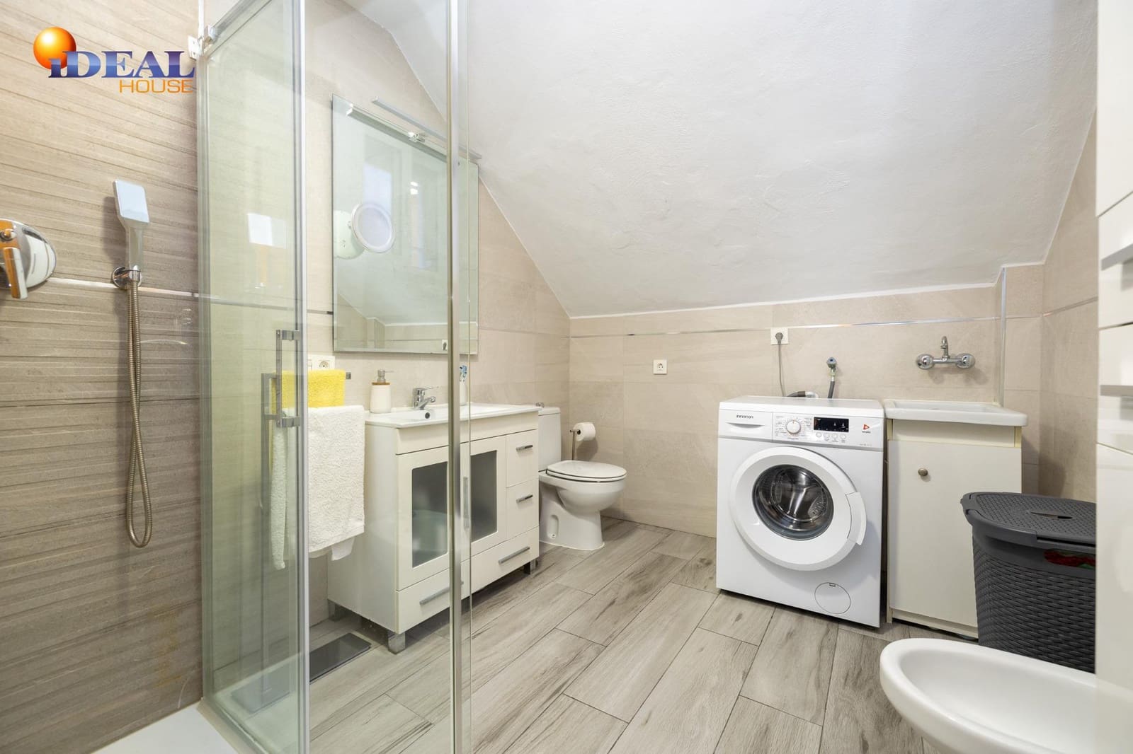 3 bedroom Terraced Villa for sale in Huetor Vega with garage - € 329,000 (Ref: 9433946)