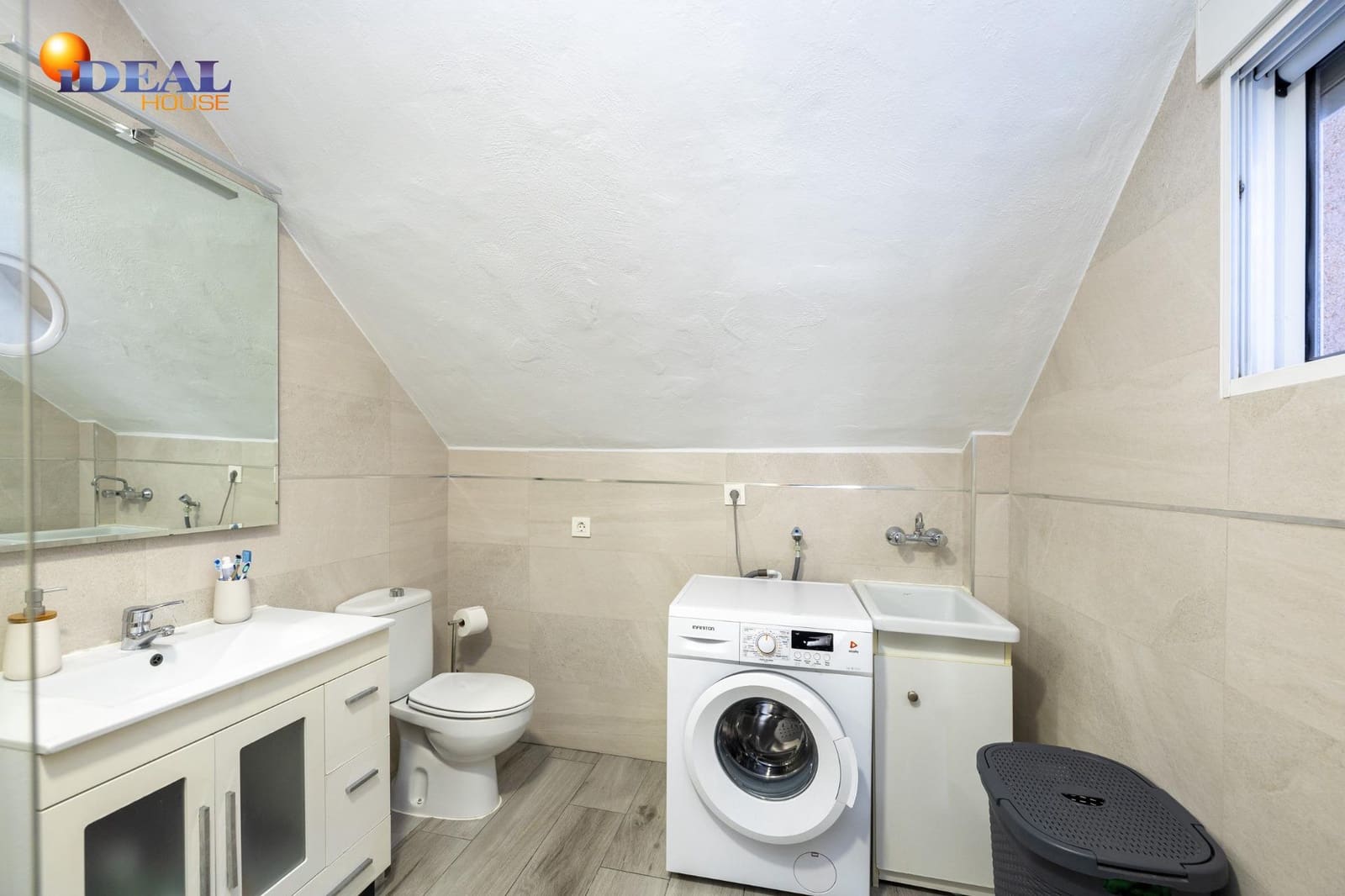 3 bedroom Terraced Villa for sale in Huetor Vega with garage - € 329,000 (Ref: 9433946)