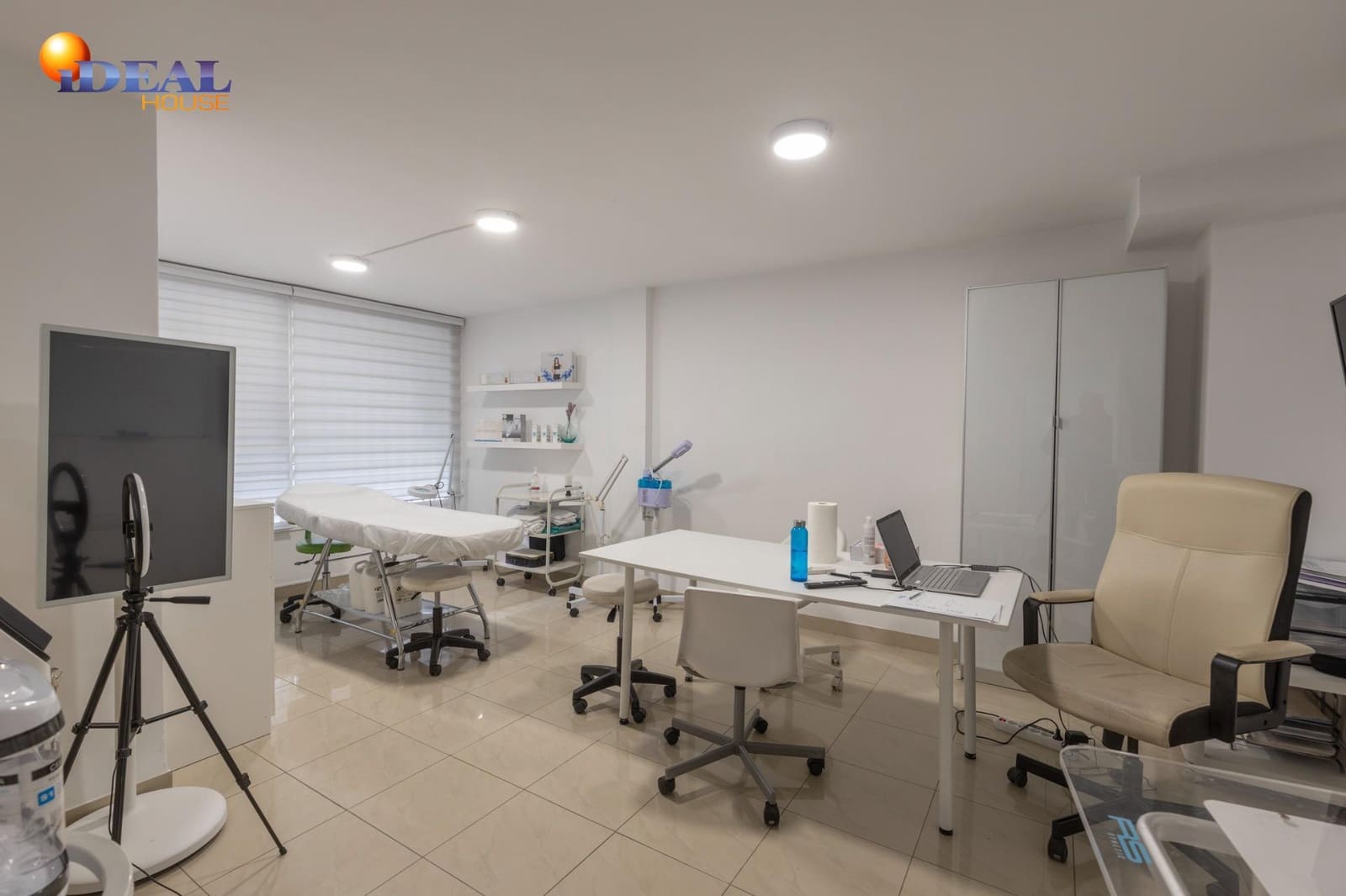 Kommersiell til salgs i Cullar Vega - € 115 000 (Ref: 9433947)