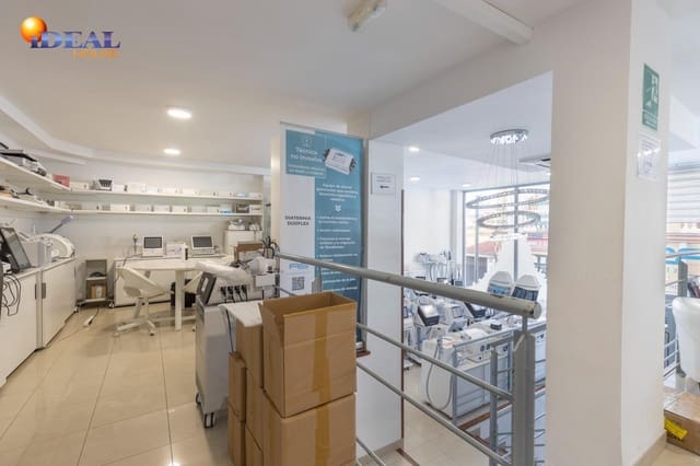 Kommersiell til salgs i Cúllar Vega - € 115 000 (Ref: 9433947)