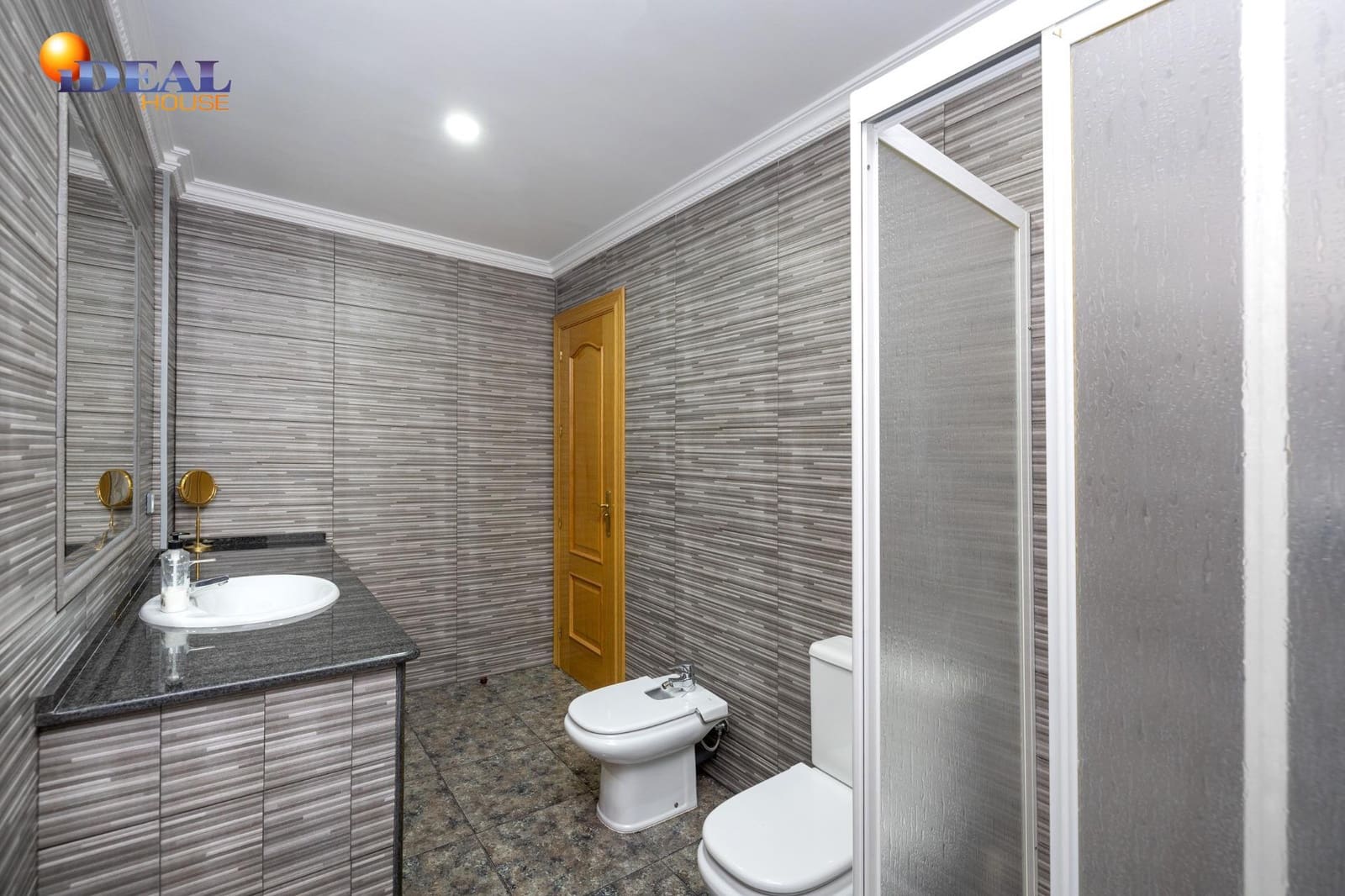 4 bedroom Terraced Villa for sale in Salar - € 148,500 (Ref: 9433949)