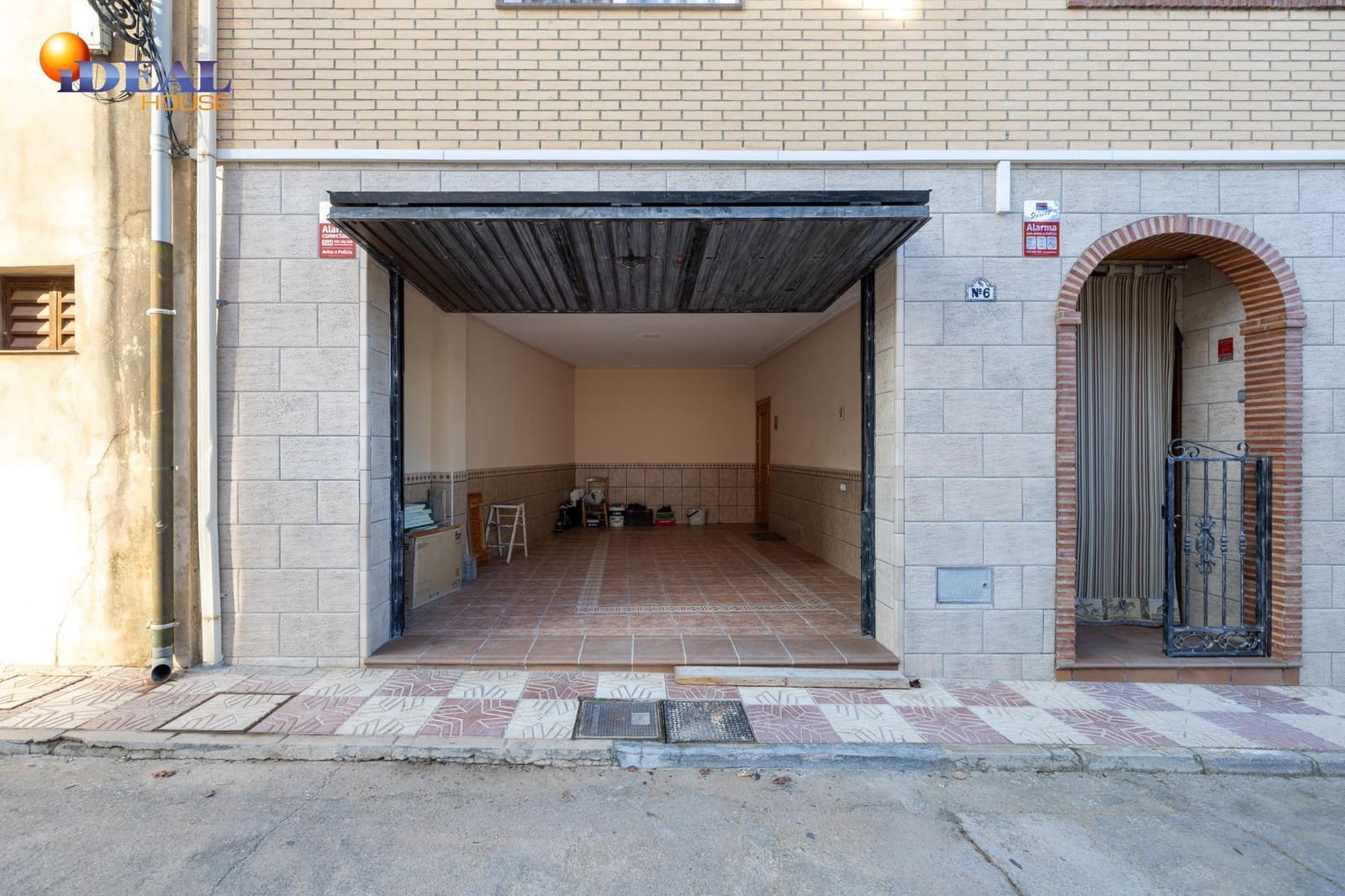 4 bedroom Terraced Villa for sale in Salar - € 148,500 (Ref: 9433949)