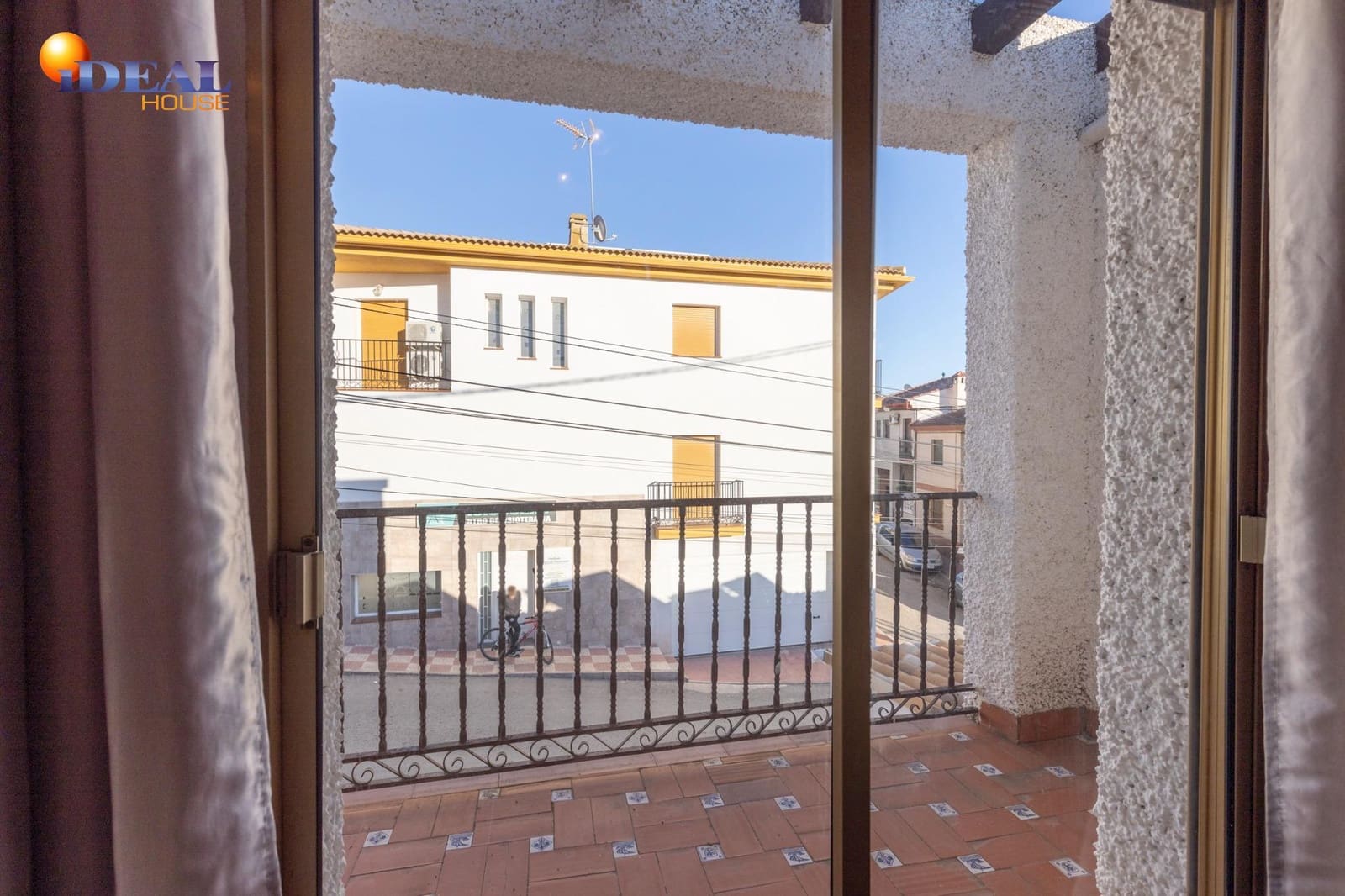 4 bedroom Townhouse for sale in Illora with garage - € 160,000 (Ref: 9433951)
