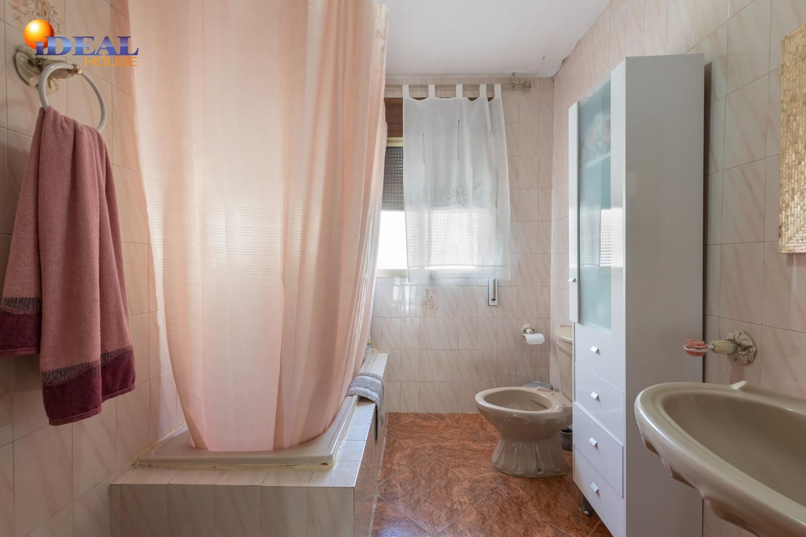 4 bedroom Townhouse for sale in Illora with garage - € 160,000 (Ref: 9433951)