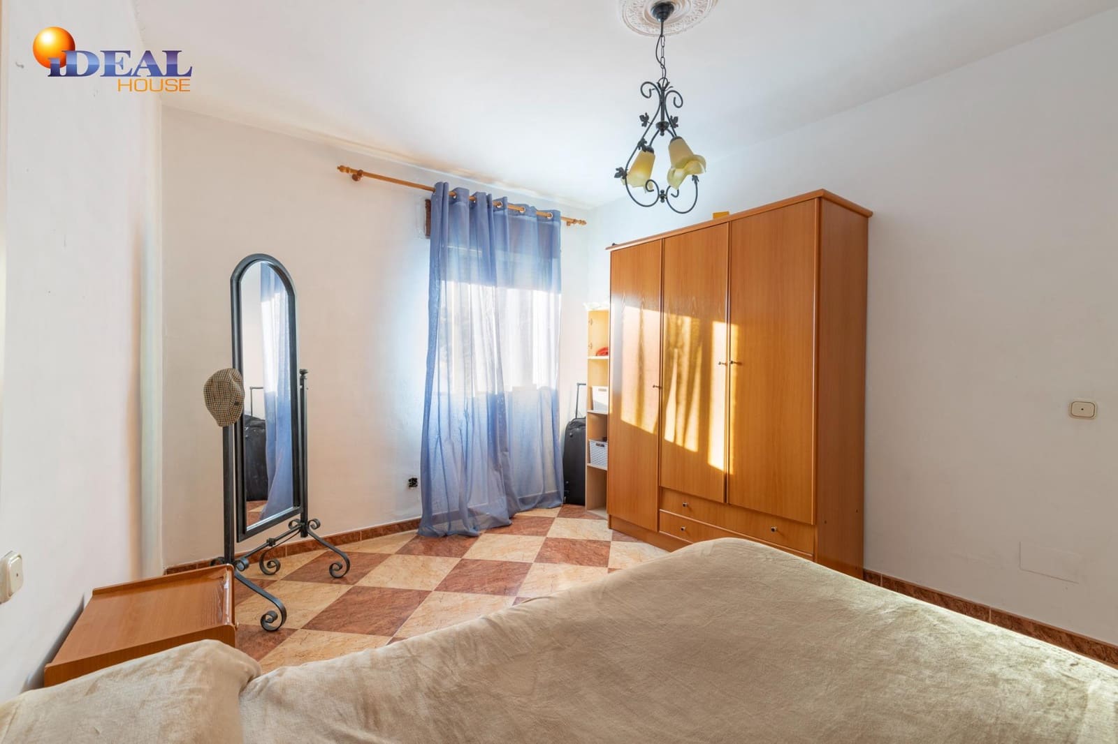 4 bedroom Townhouse for sale in Illora with garage - € 160,000 (Ref: 9433951)