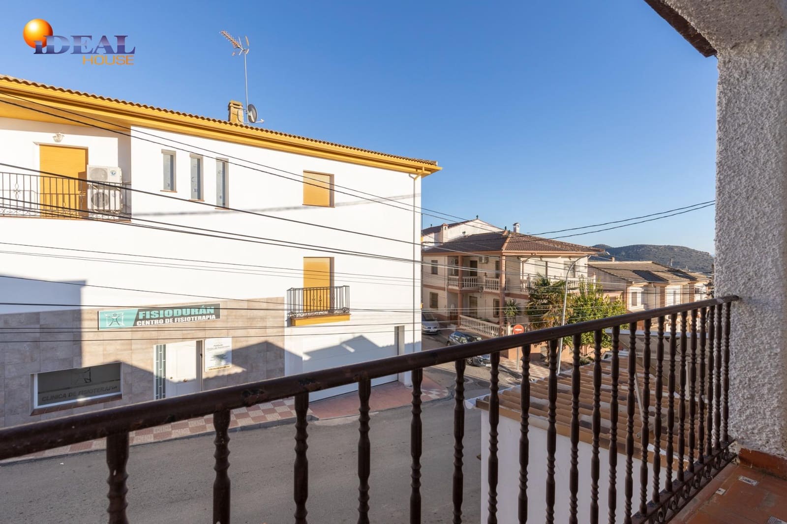 4 bedroom Townhouse for sale in Illora with garage - € 160,000 (Ref: 9433951)