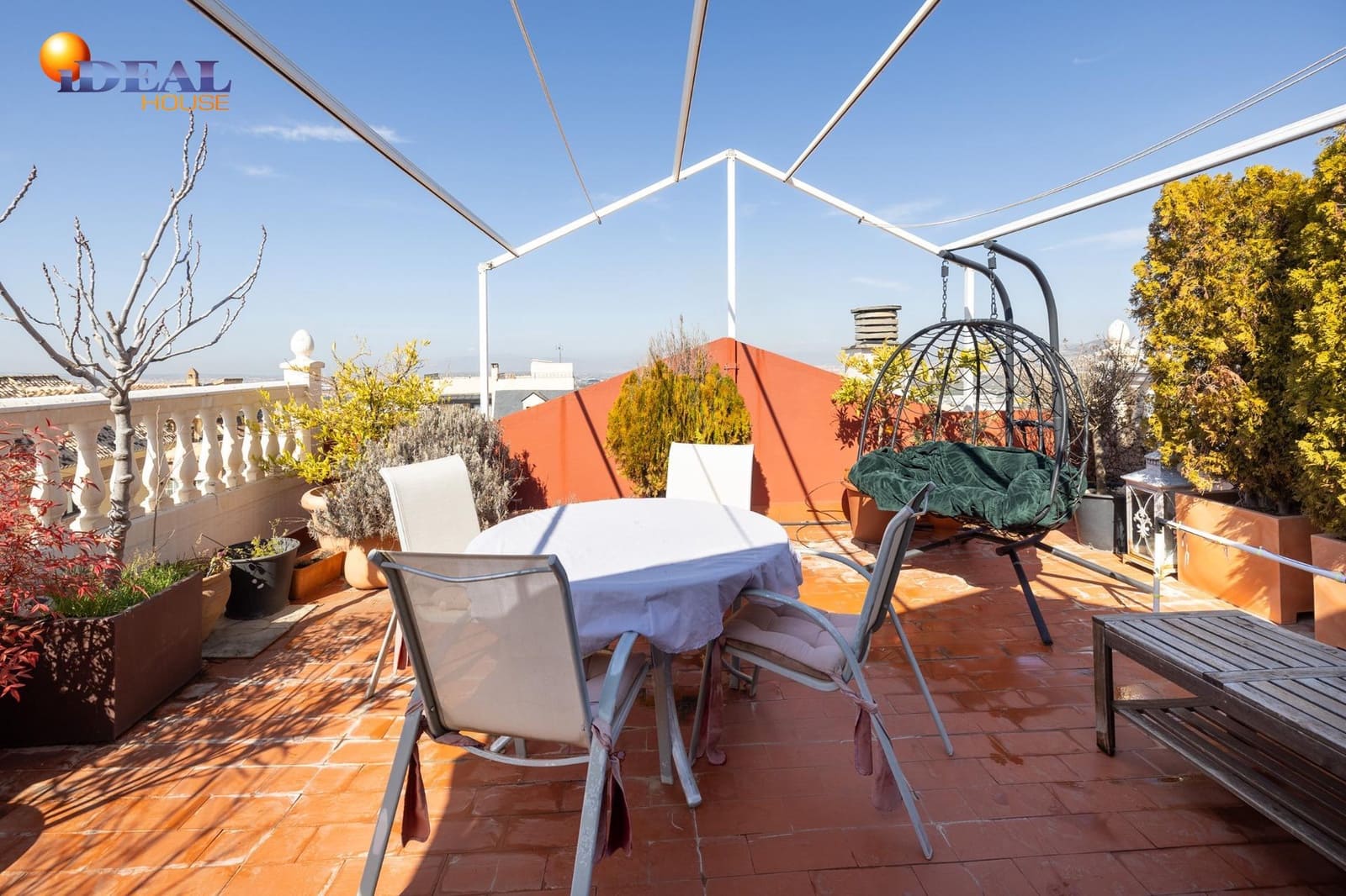 2 bedroom Penthouse for sale in La Zubia - € 169,000 (Ref: 9433952)