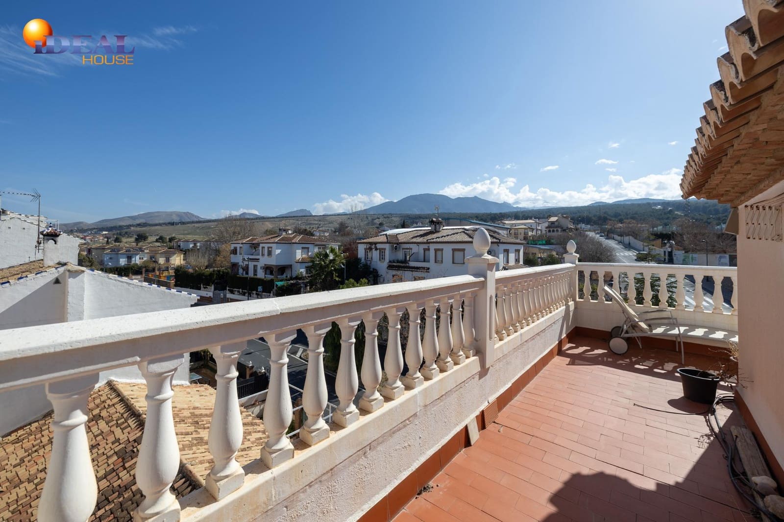 2 bedroom Penthouse for sale in La Zubia - € 169,000 (Ref: 9433952)