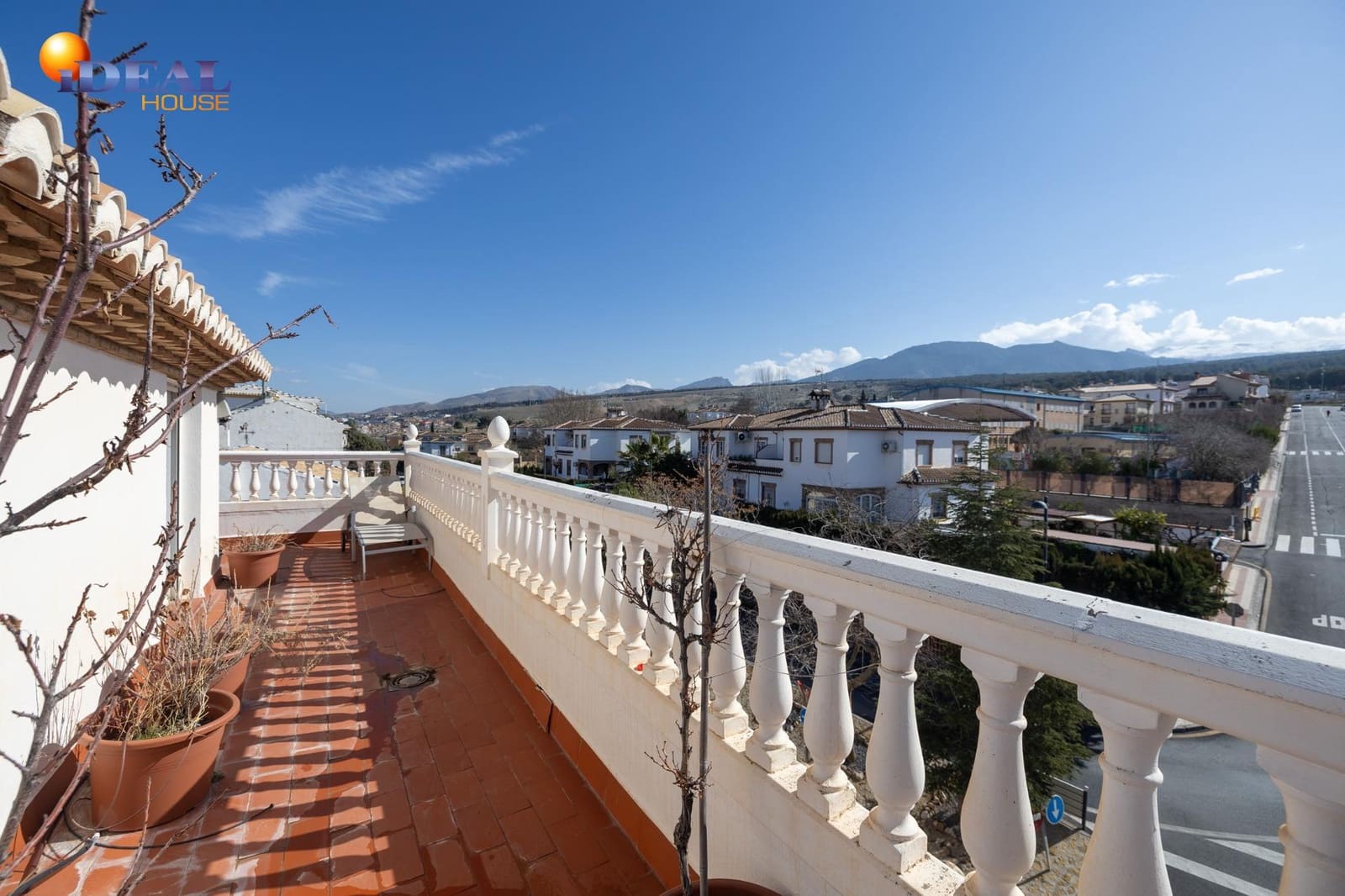 2 bedroom Penthouse for sale in La Zubia - € 169,000 (Ref: 9433952)