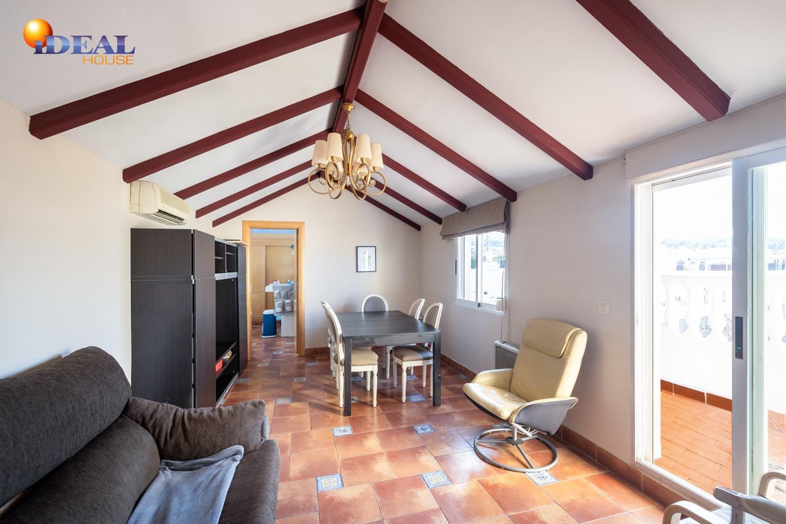 2 bedroom Penthouse for sale in La Zubia - € 169,000 (Ref: 9433952)