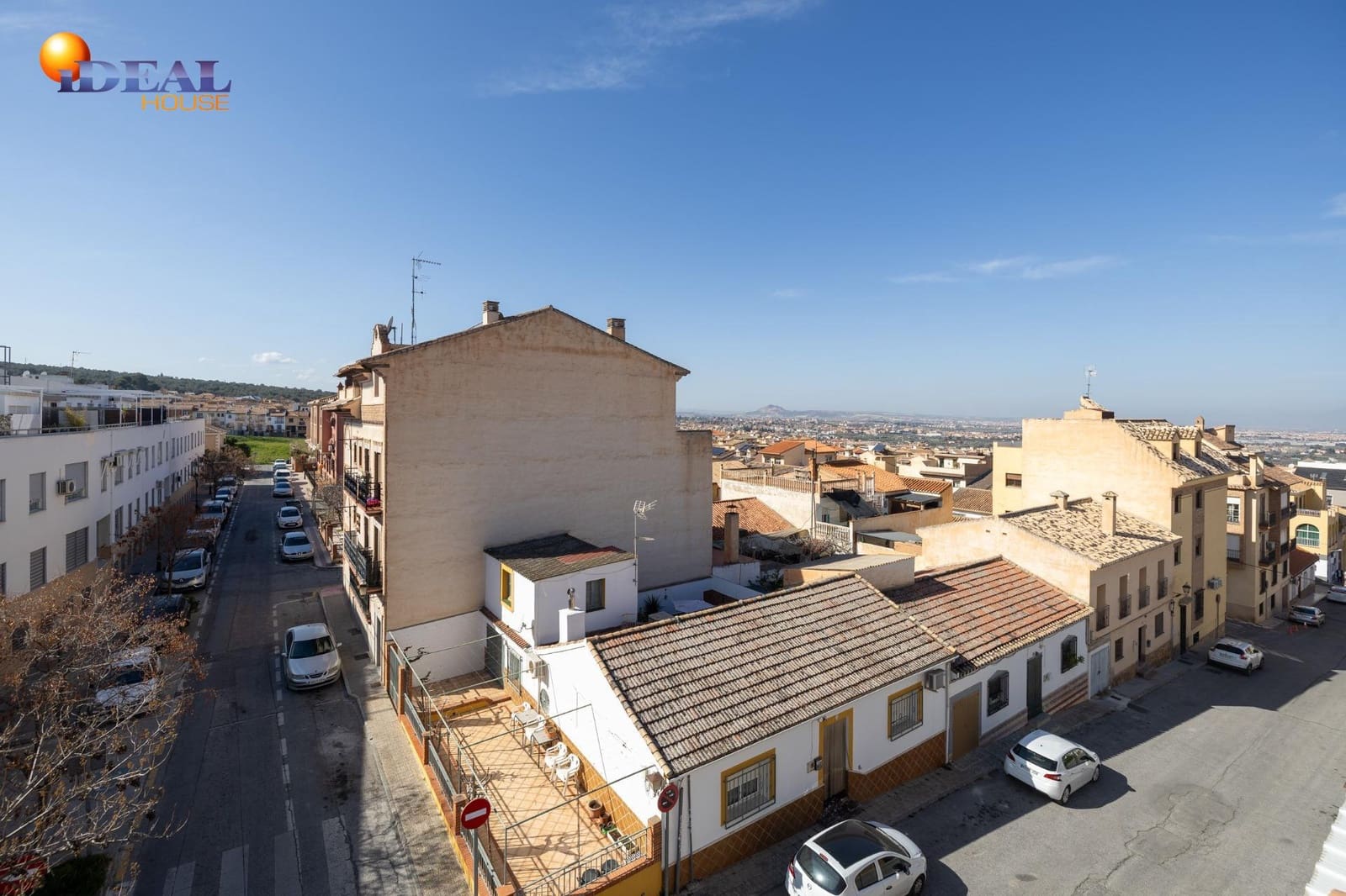 2 bedroom Penthouse for sale in La Zubia - € 169,000 (Ref: 9433952)