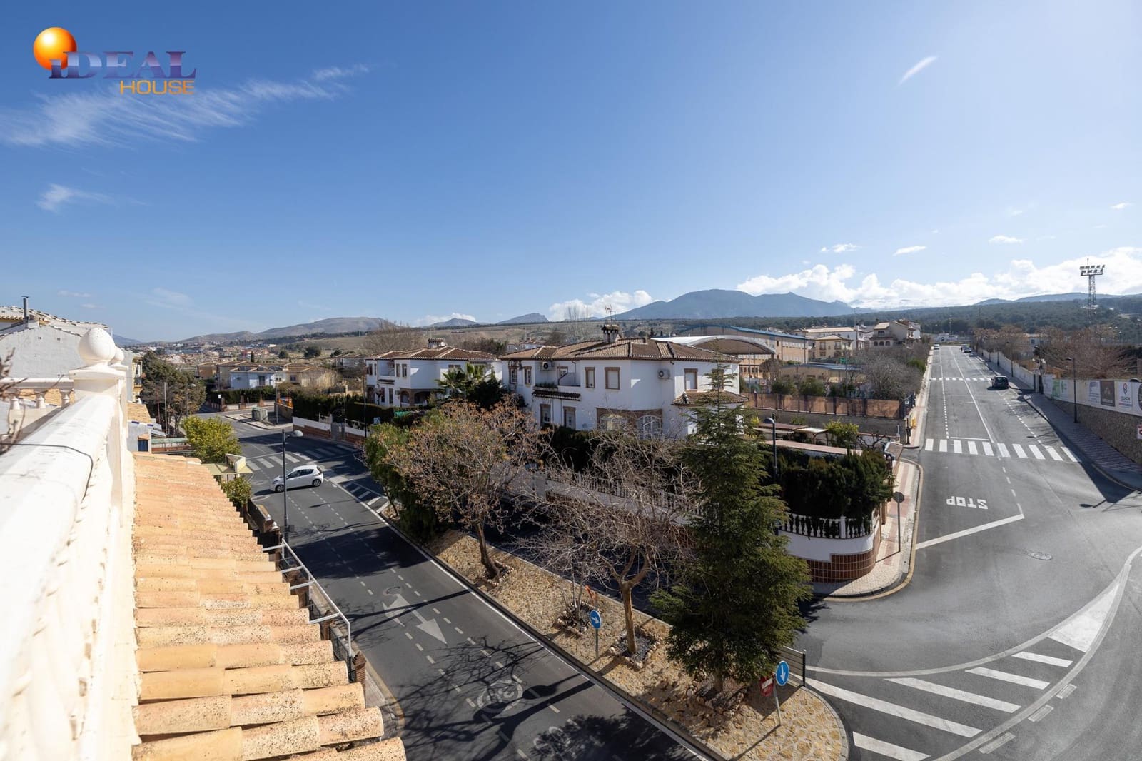 2 bedroom Penthouse for sale in La Zubia - € 169,000 (Ref: 9433952)