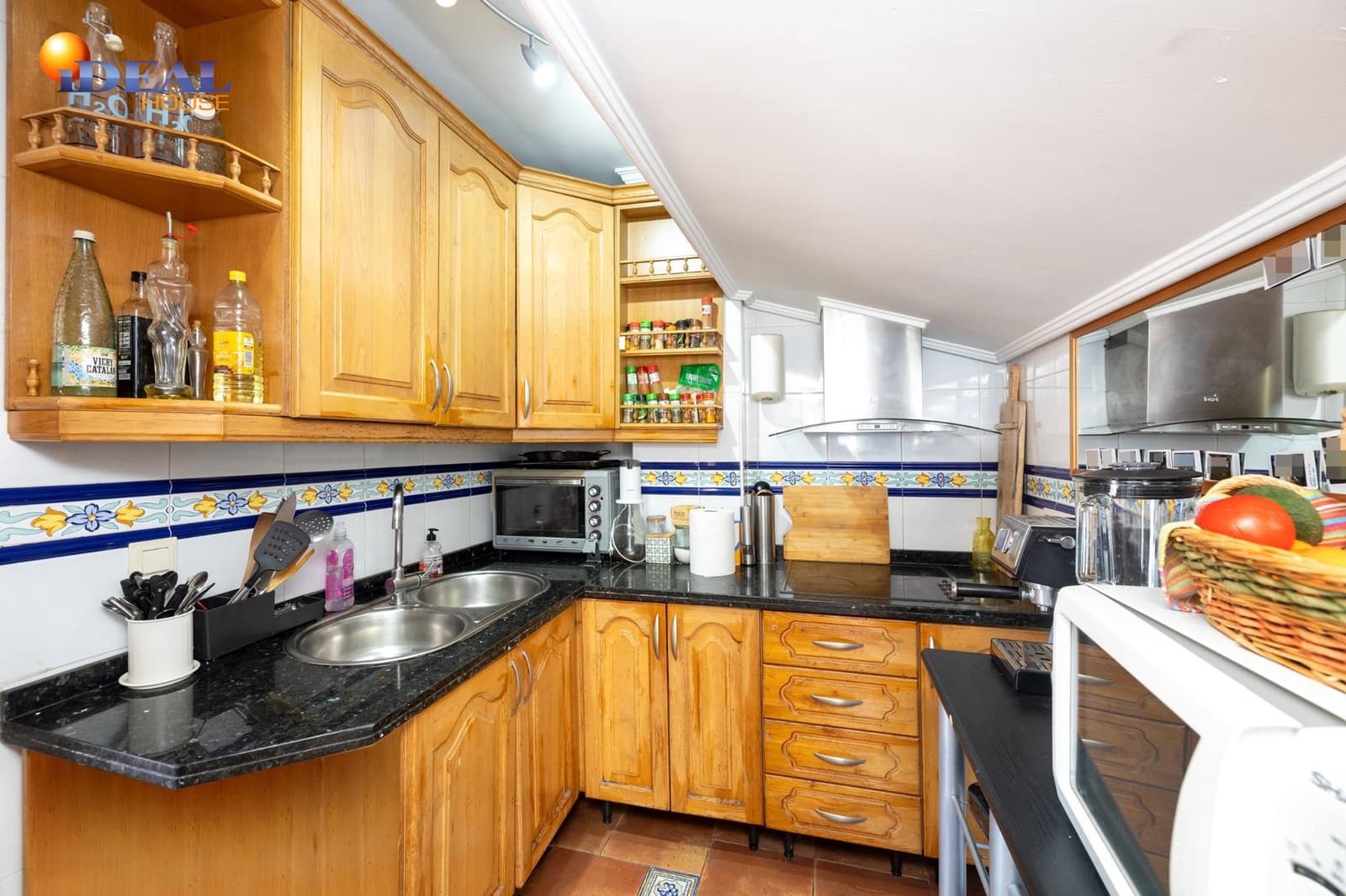 2 bedroom Penthouse for sale in La Zubia - € 169,000 (Ref: 9433952)