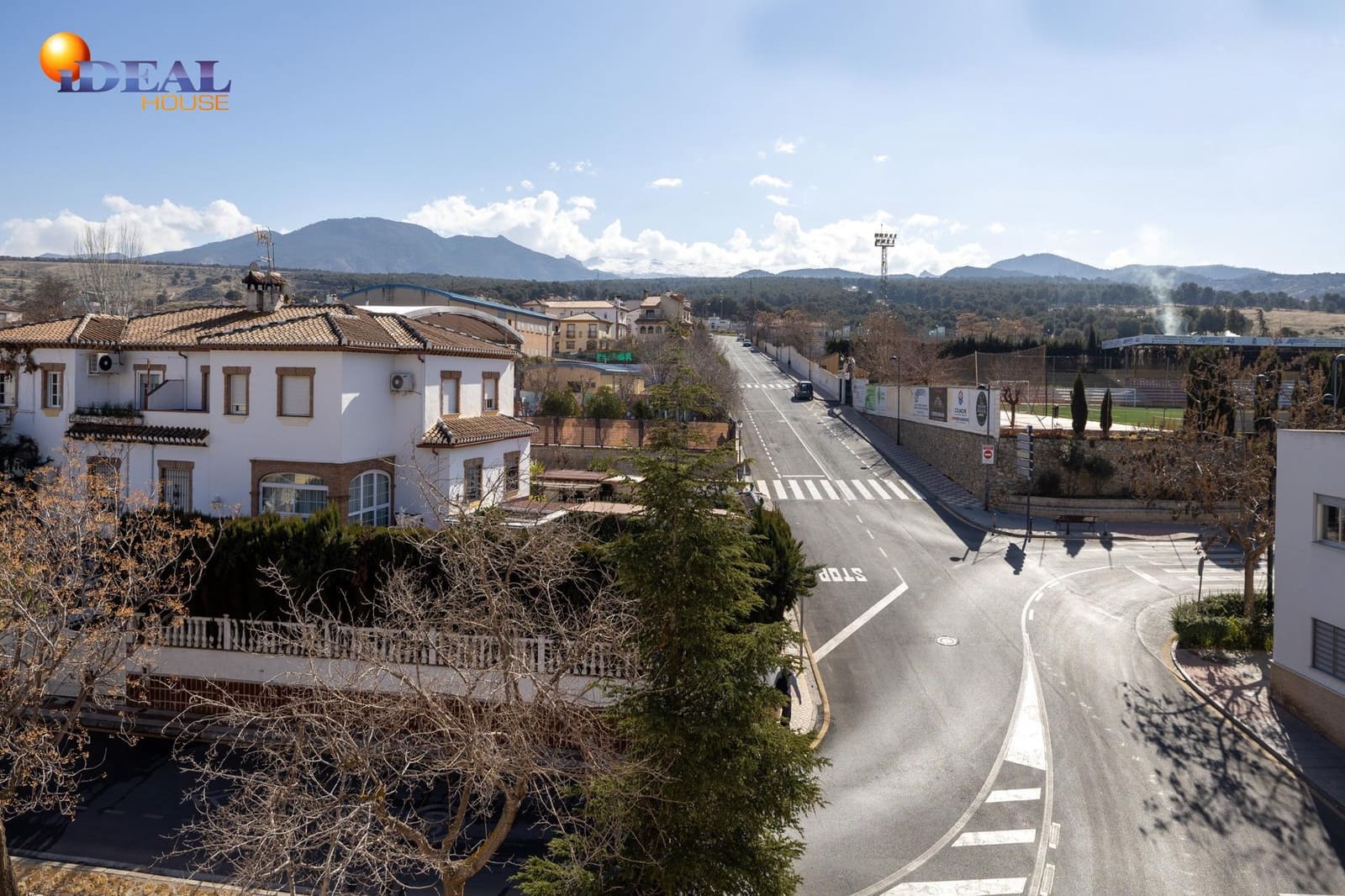 2 bedroom Penthouse for sale in La Zubia - € 169,000 (Ref: 9433952)