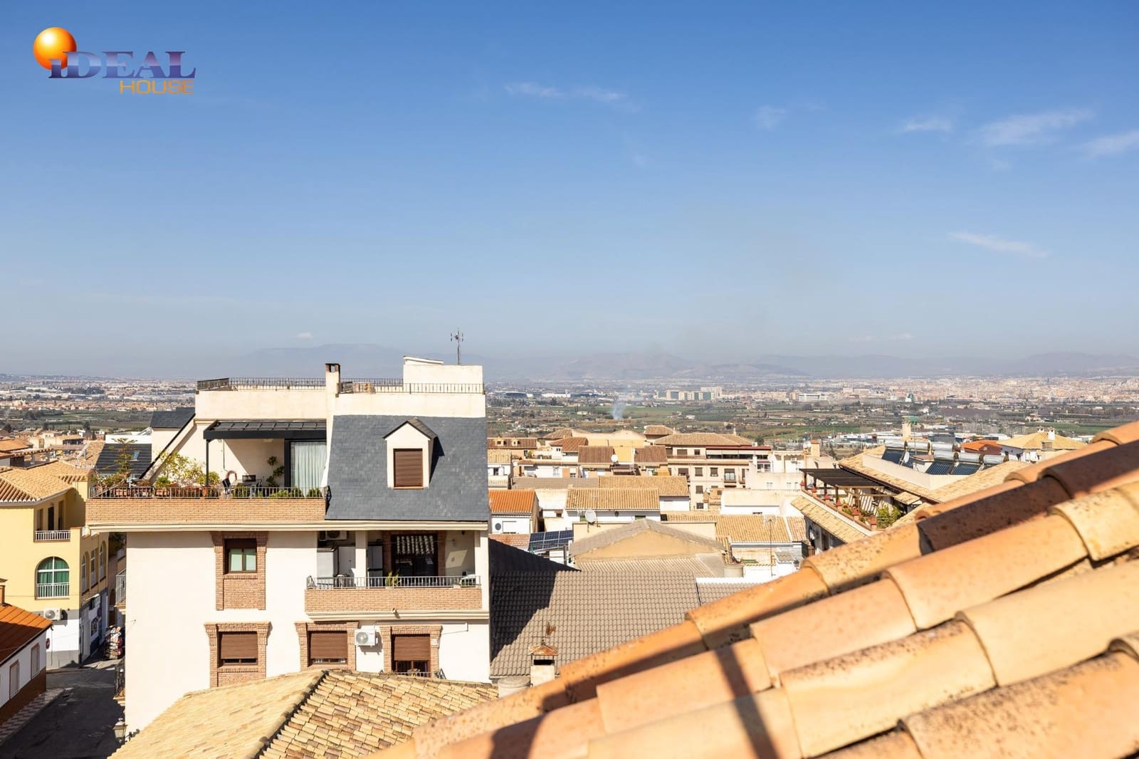 2 bedroom Penthouse for sale in La Zubia - € 169,000 (Ref: 9433952)