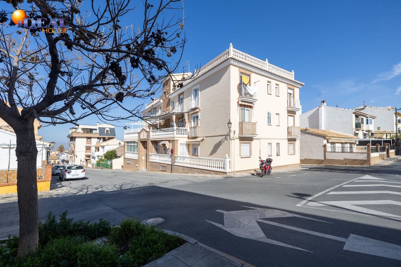 2 bedroom Penthouse for sale in La Zubia - € 169,000 (Ref: 9433952)